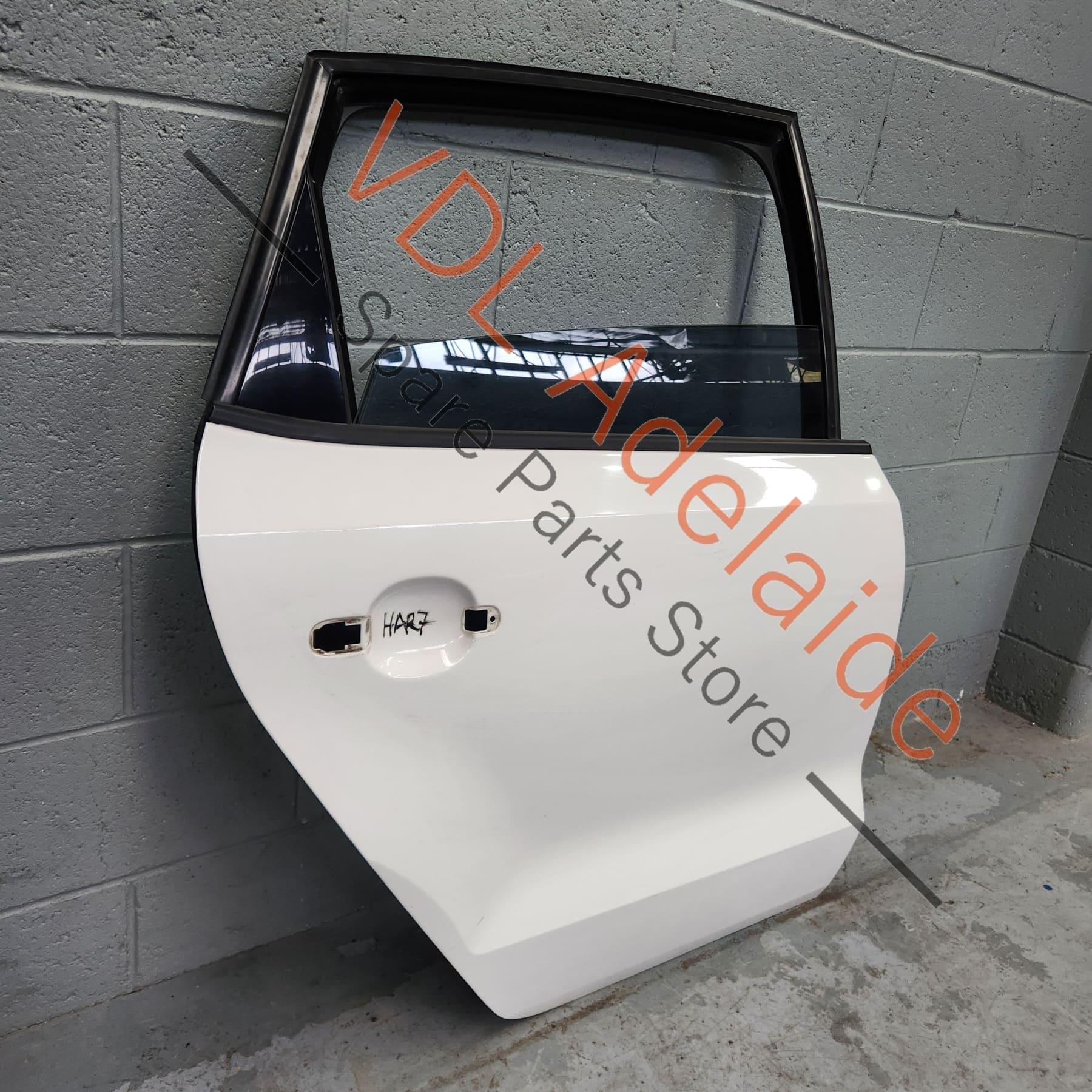 VW Polo 6R Rear Right Door Shell Panel Candy White B4 / B9A - Image 3