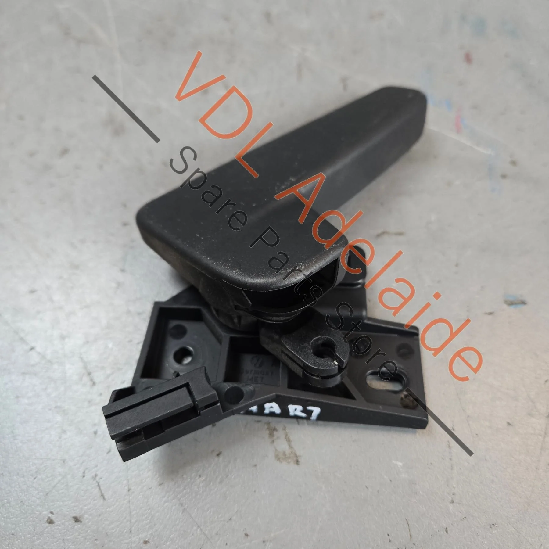 VW Polo 6R Bonnet Release Handle Lever 3C2823633A - Image 2