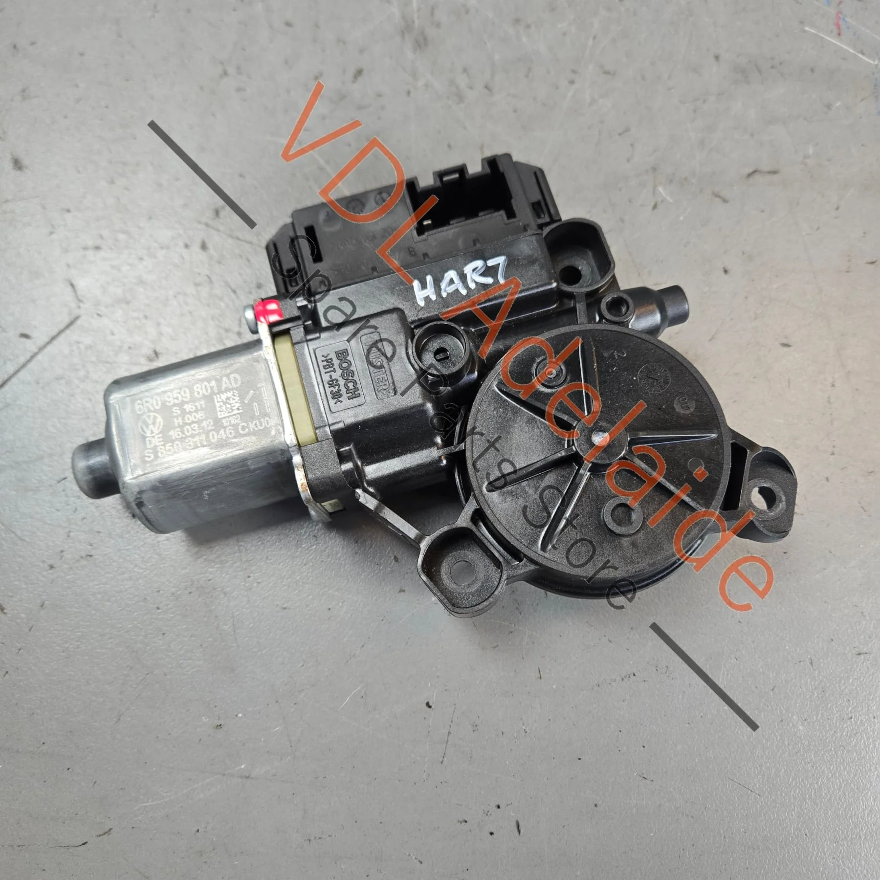 VW Polo GTi Mk5 6R Front Left Window Regulator Motor 6R0959801AD Z00 6R0959801B