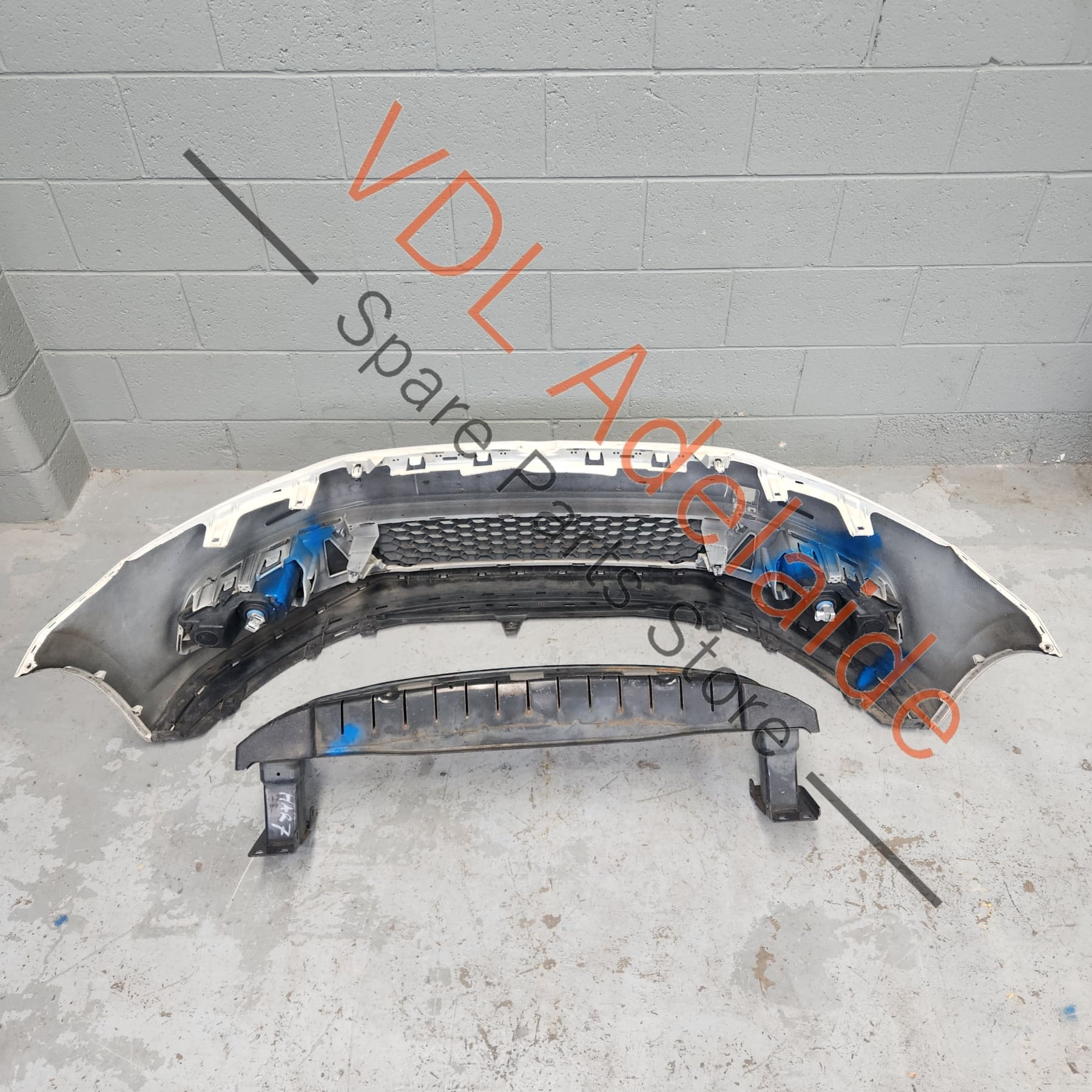 VW Polo MK5 6R Gti Front Bumper & Grille Assembly with Reo Candy White B4 / B9A - Image 6