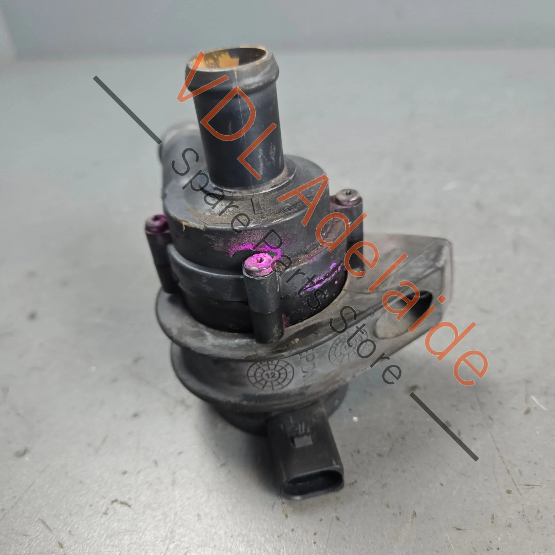 VW Polo MK5 Genuine Additional Coolant Pump Electric 1K0965561F - Image 3