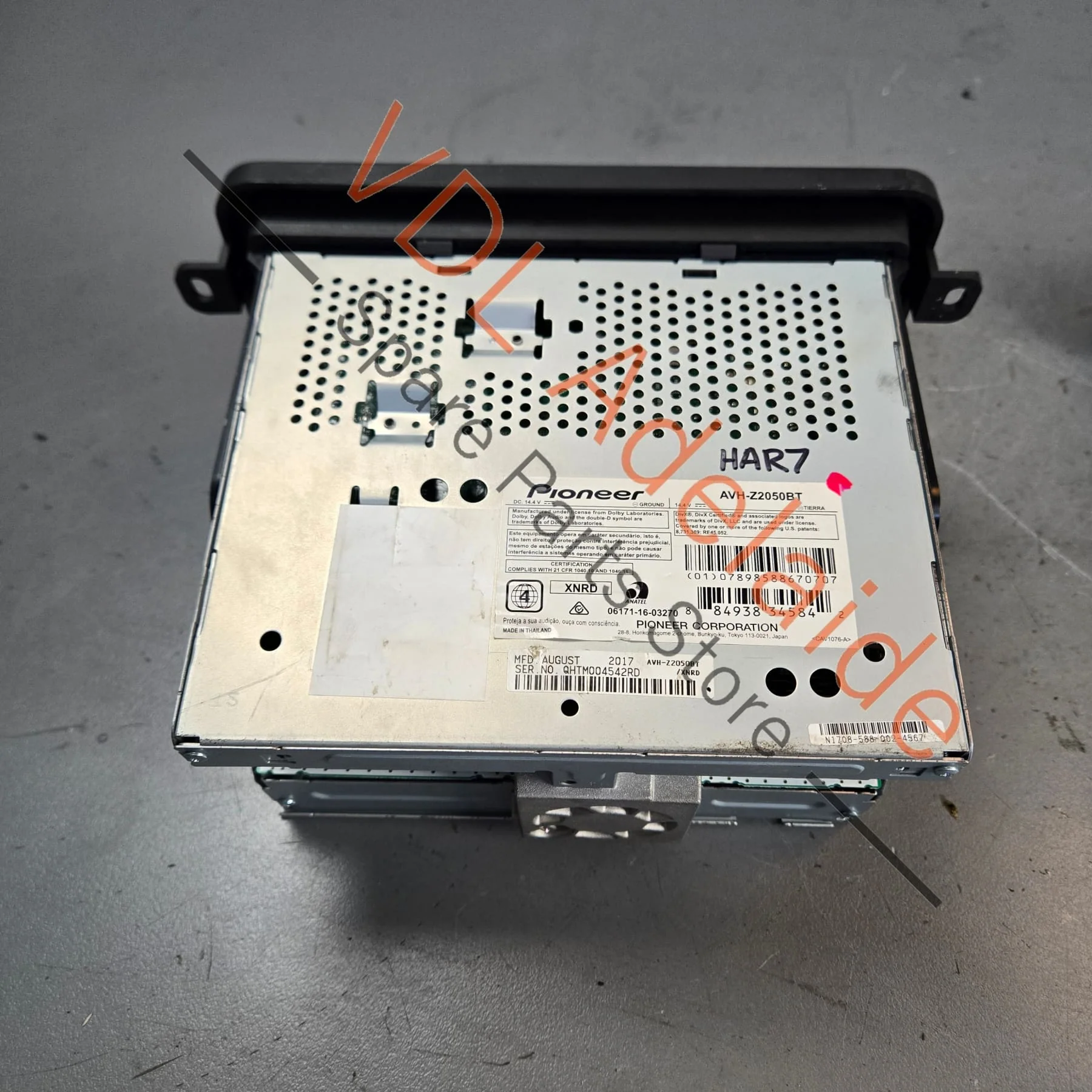 Aftermarket Pioneer Radio Unit with Bluetooth for VW Cars AVH-Z2050BT - Image 5