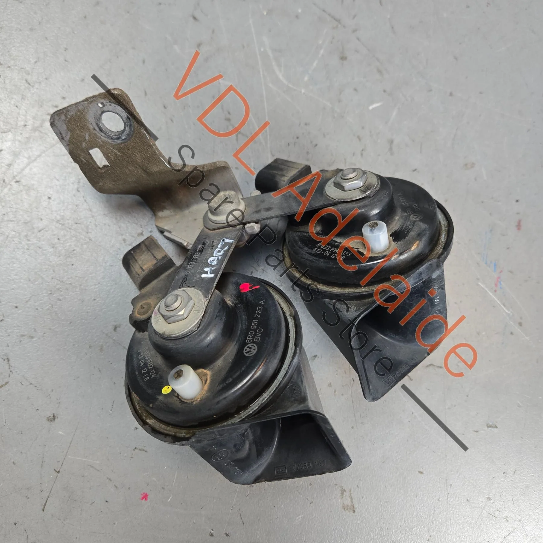 VW Polo 6R Horn Set 6R0951223A 6R0951221A - Image 2