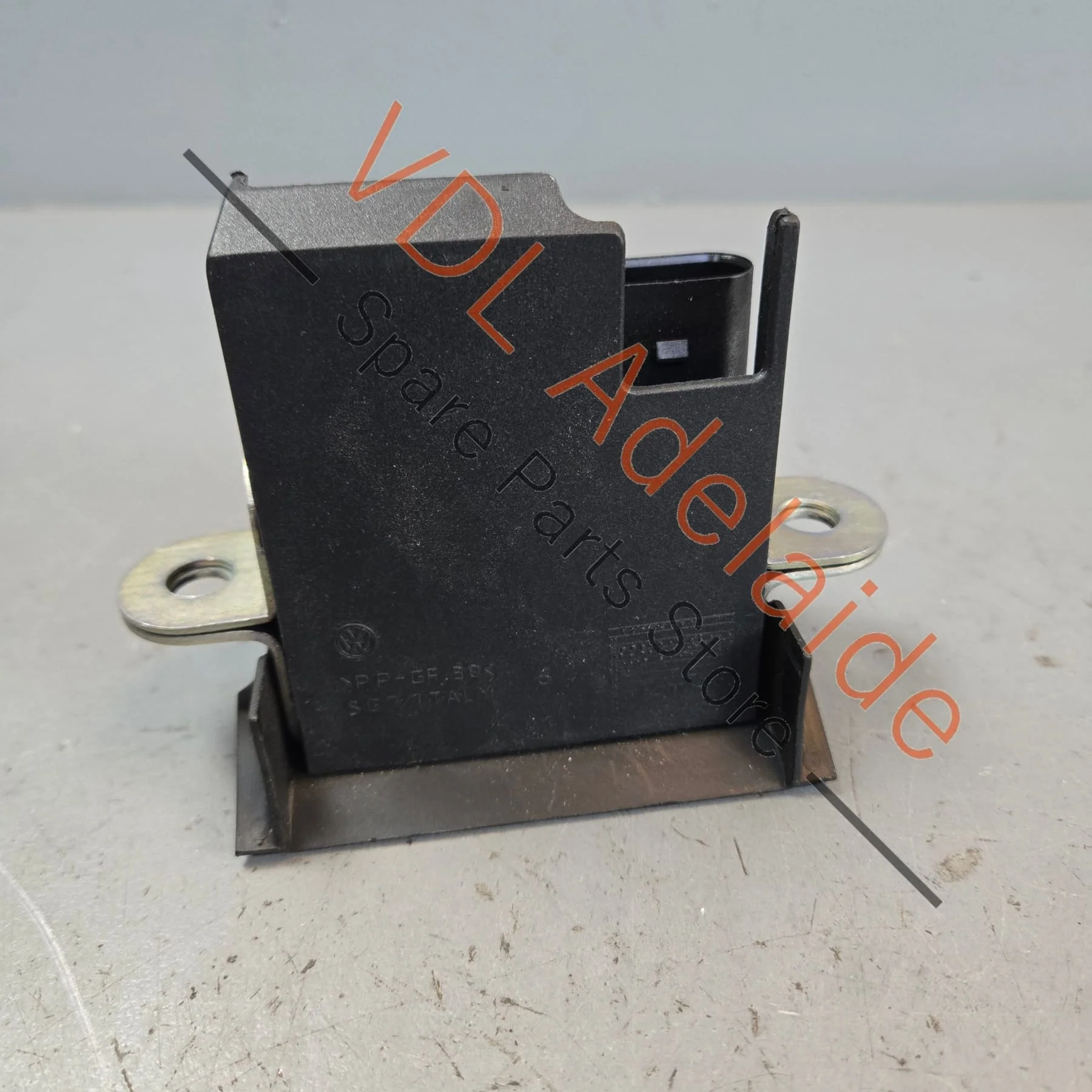 Genuine OEM VW Polo MK5 6R Rear Boot Hatch Lock Mechanism 6R0827505D 6R0827505E - Image 3