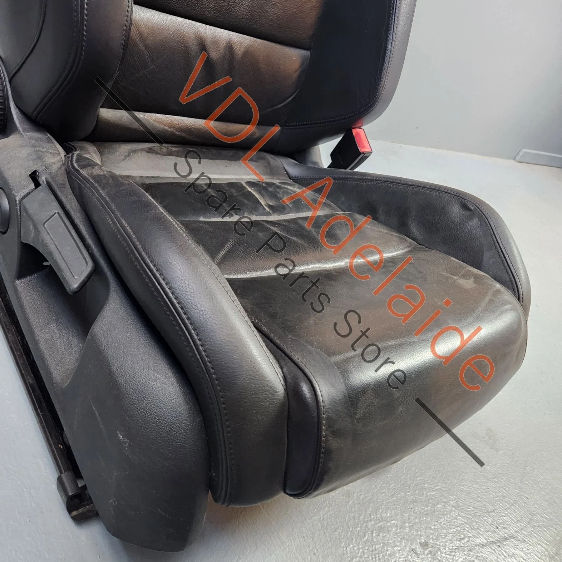 VW Golf R / Gti MK6 Black Leather Front Right Drivers Seat with Heating - Image 9