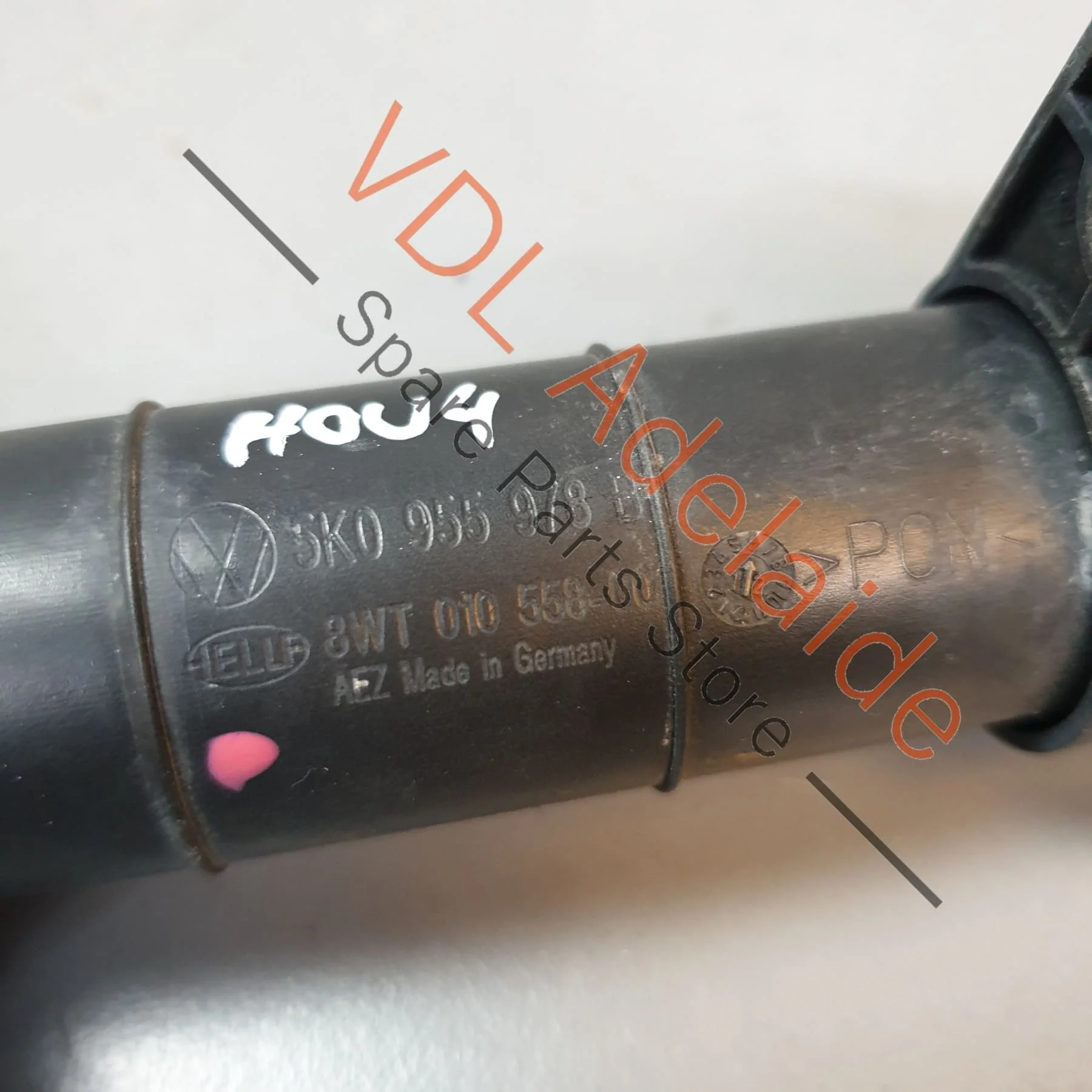 VW Golf R MK6 Headlight Washer Carrier With Spray Nozzle Right 5K0955104A - Image 2
