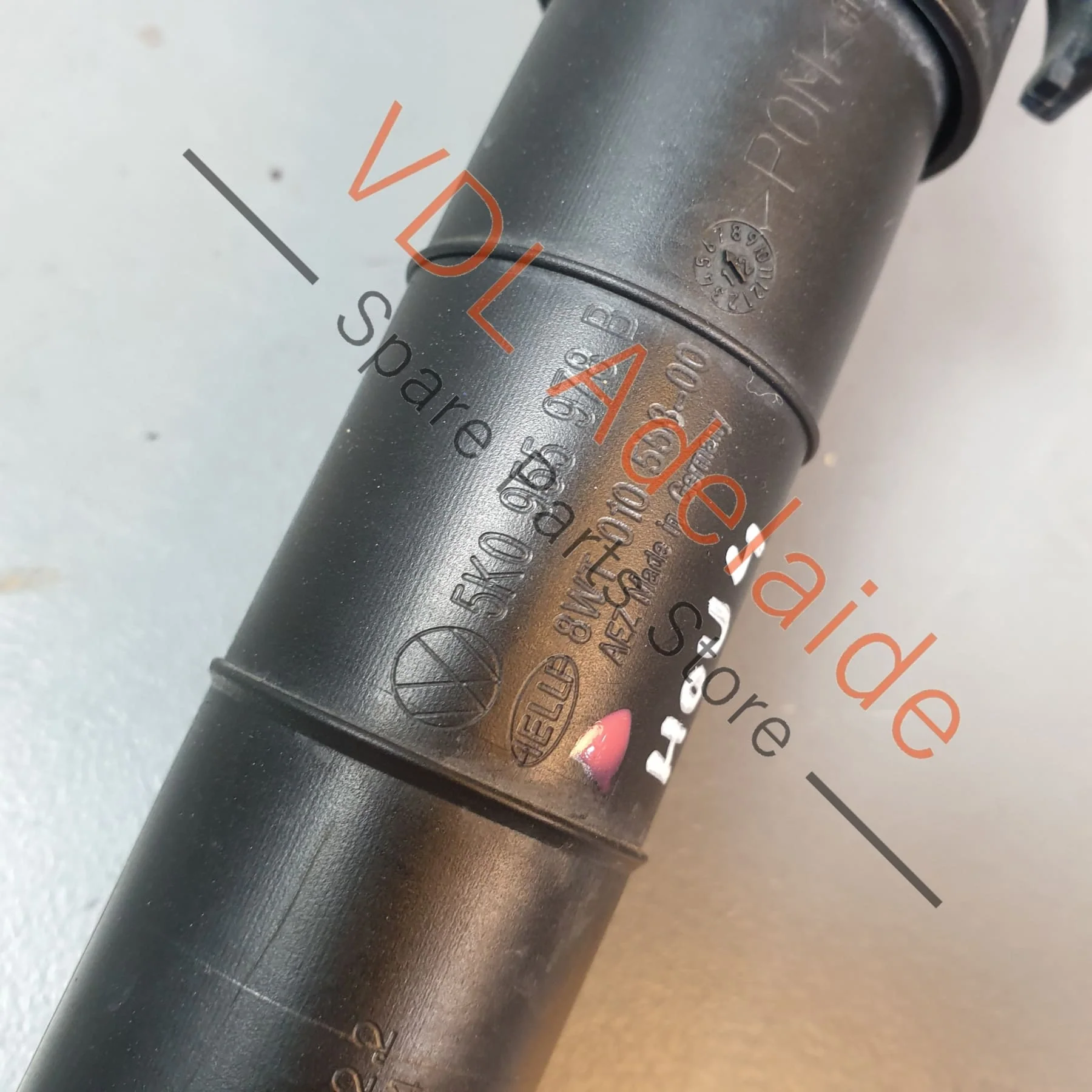 VW Golf R MK6 Headlight Washer Carrier With Spray Nozzle Left 5K0955103A - Image 2