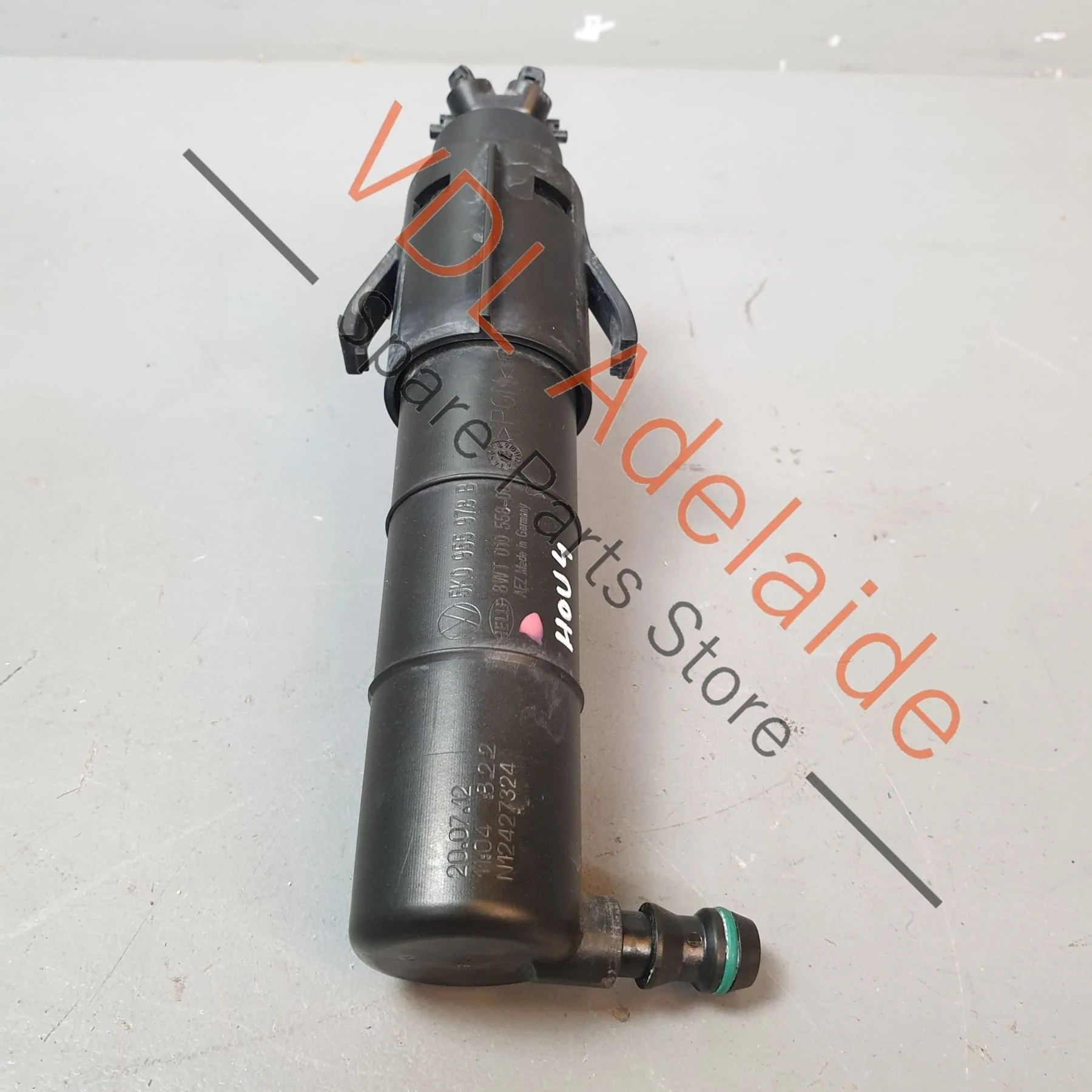 VW Golf R MK6 Headlight Washer Carrier With Spray Nozzle Left 5K0955103A - Image 4