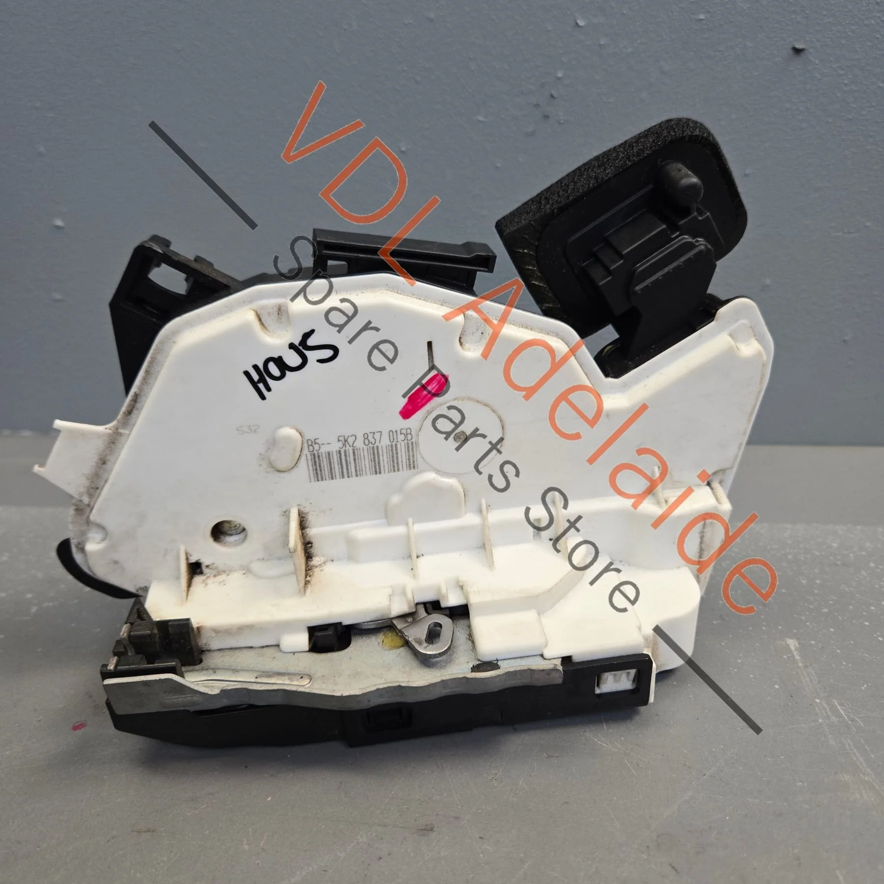 VW Golf MK6 Front Left Door Lock Mechanism 5K2837015B