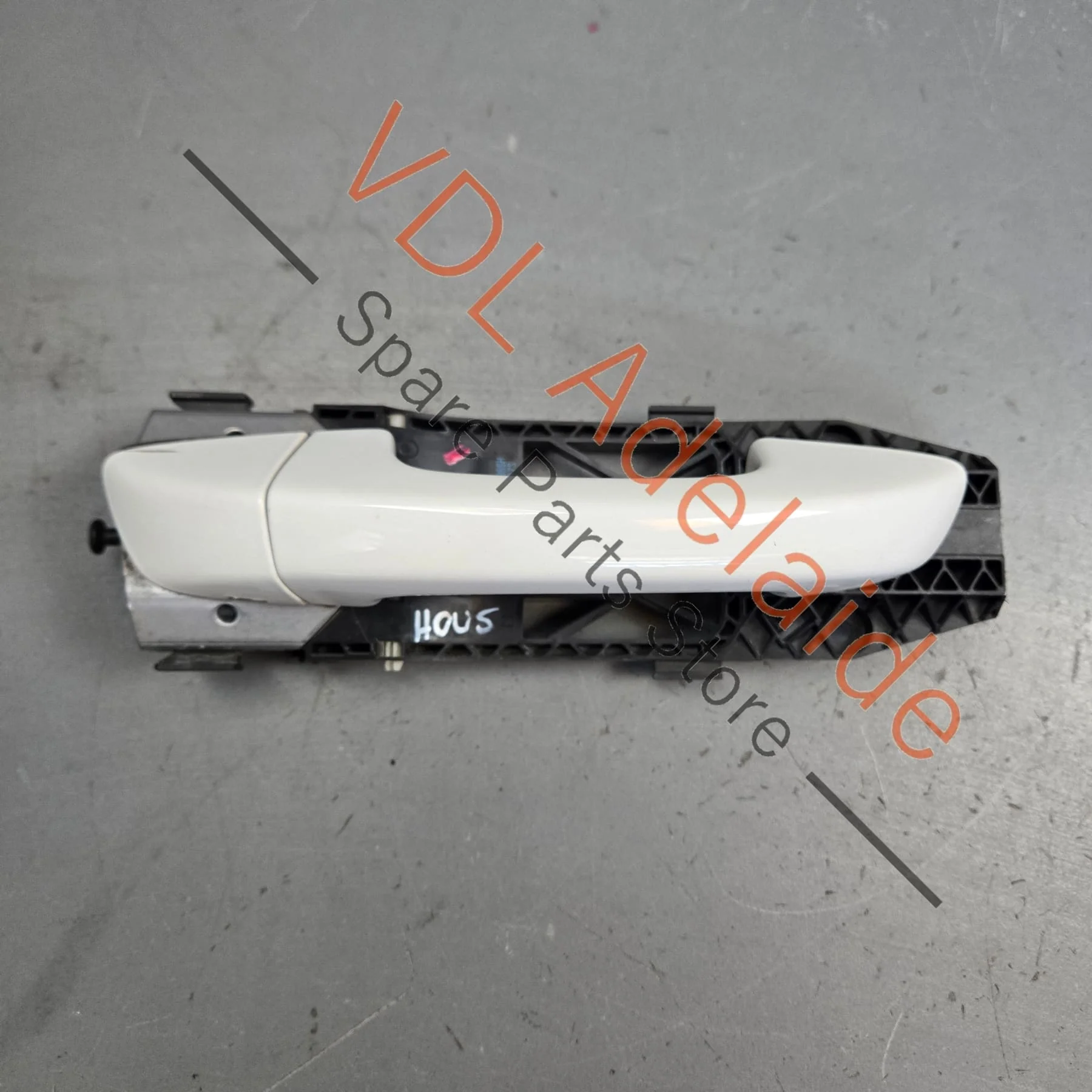 VW Golf MK6 Front Right Drivers Door Exterior Handle 5N0837885H 1K8837206E B4B4 Candy White (LB9A)