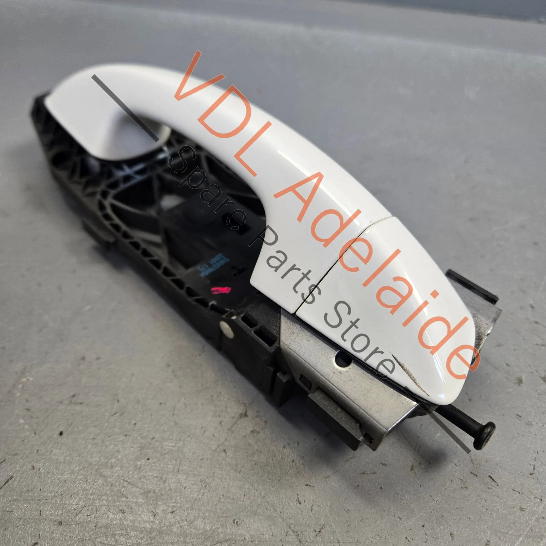 VW Golf MK6 Front Right Drivers Door Exterior Handle 5N0837885H 1K8837206E B4B4 Candy White (LB9A) - Image 3