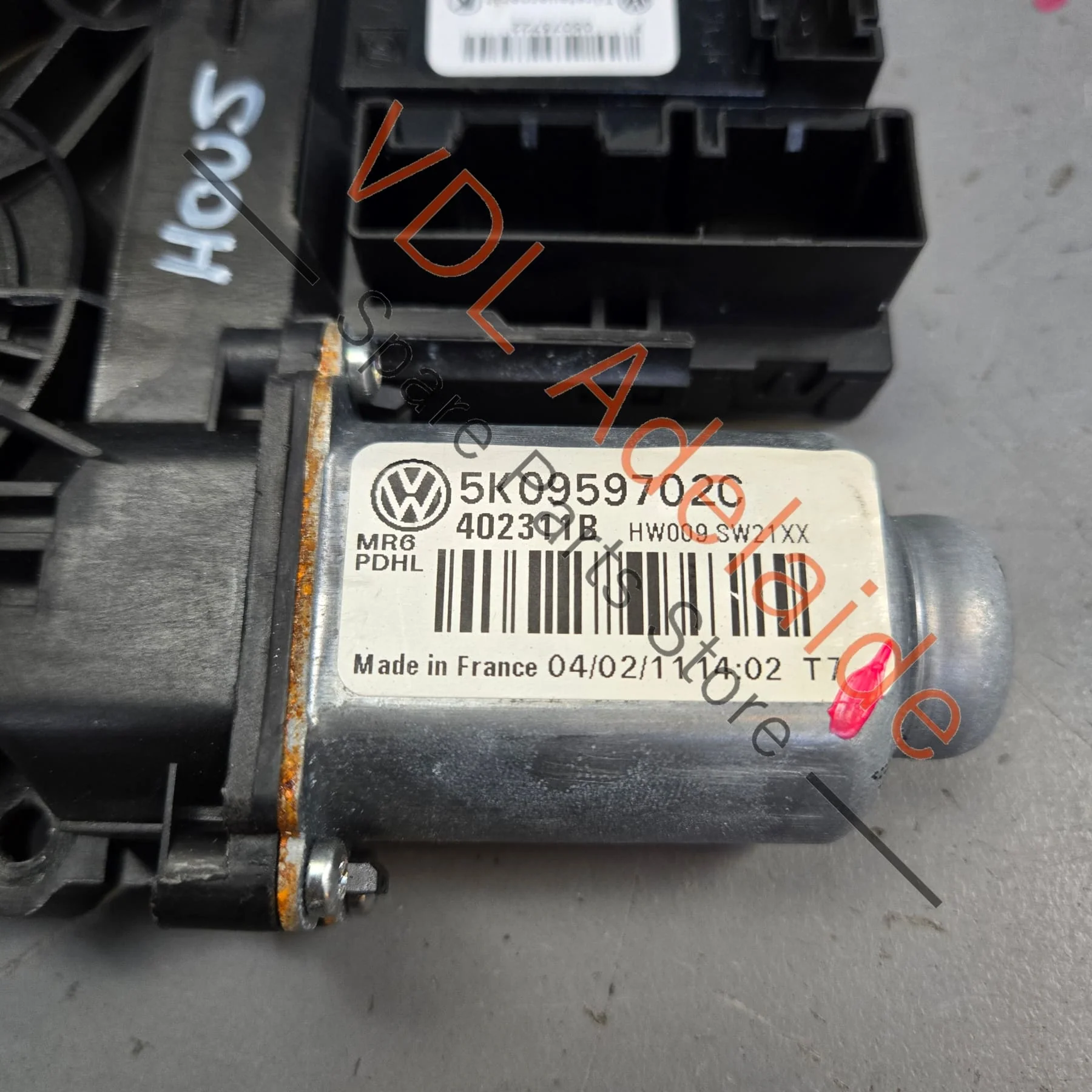 VW Golf MK6 Front Passenger Door Window Regulator Motor 5K0959702J - Image 3