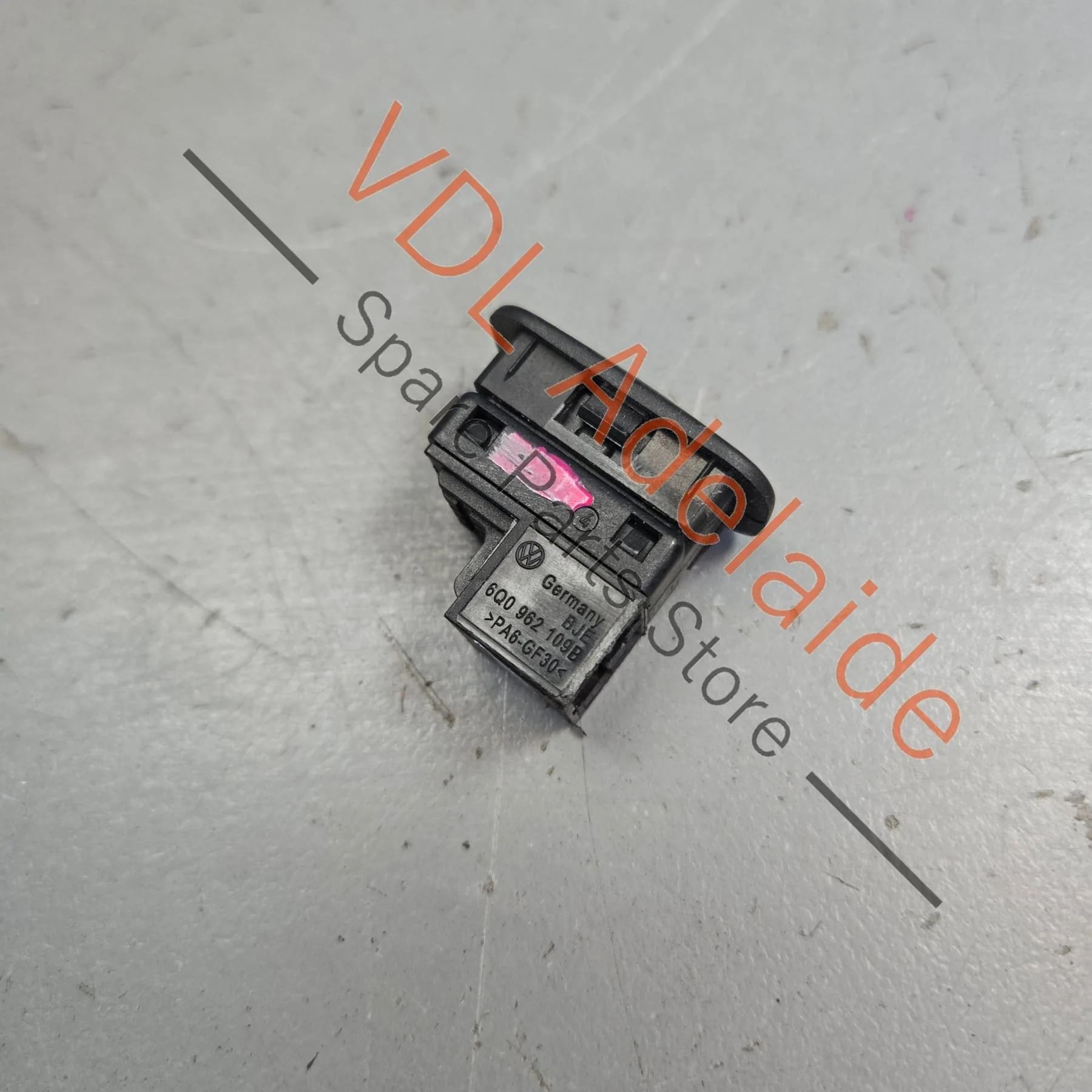 Volkswagen VW Golf Mk6 Anti Theft Alarm Switch Button 6Q0962109B - Image 2