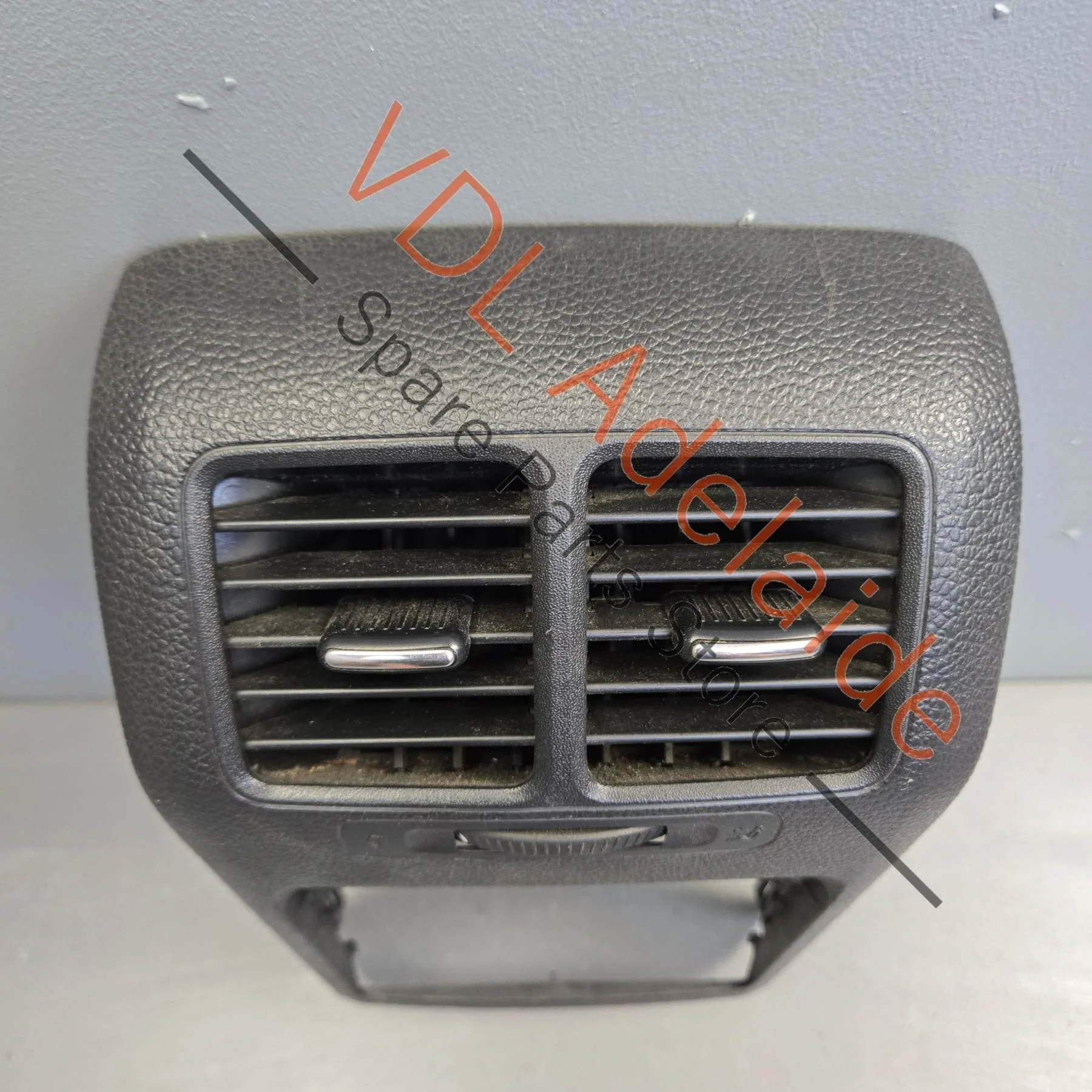 VW Golf MK6 Rear AC Aircon Vent & Console Frame Trim 1K0819203A - Image 2
