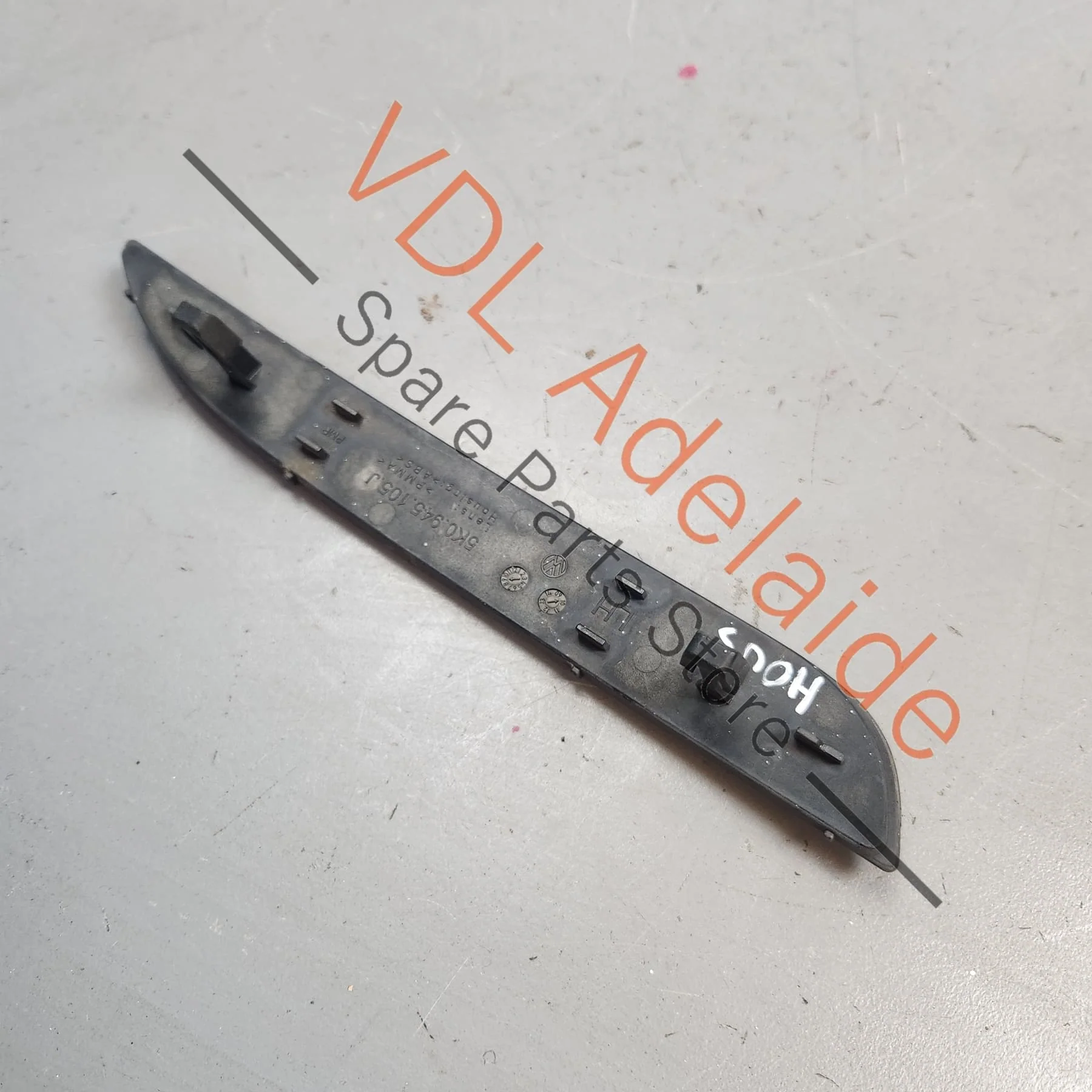 VW Golf R MK6 Left Side Rear Bumper Reflector 5K0945105K 5K0945105J - Image 3