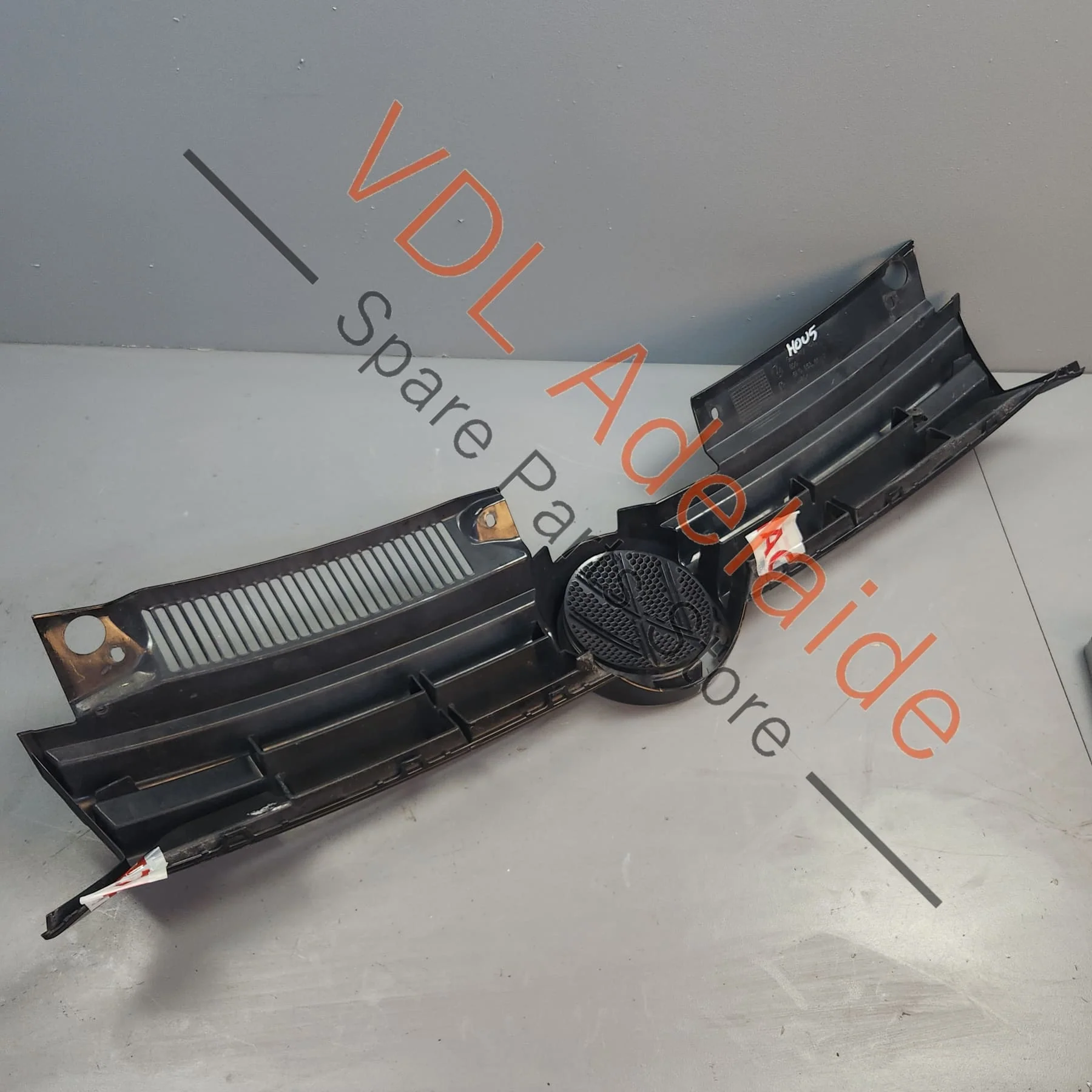 VW Golf R MK6 Front Grille Gloss Black **Damaged Stock**  5K0853651BF - Image 6
