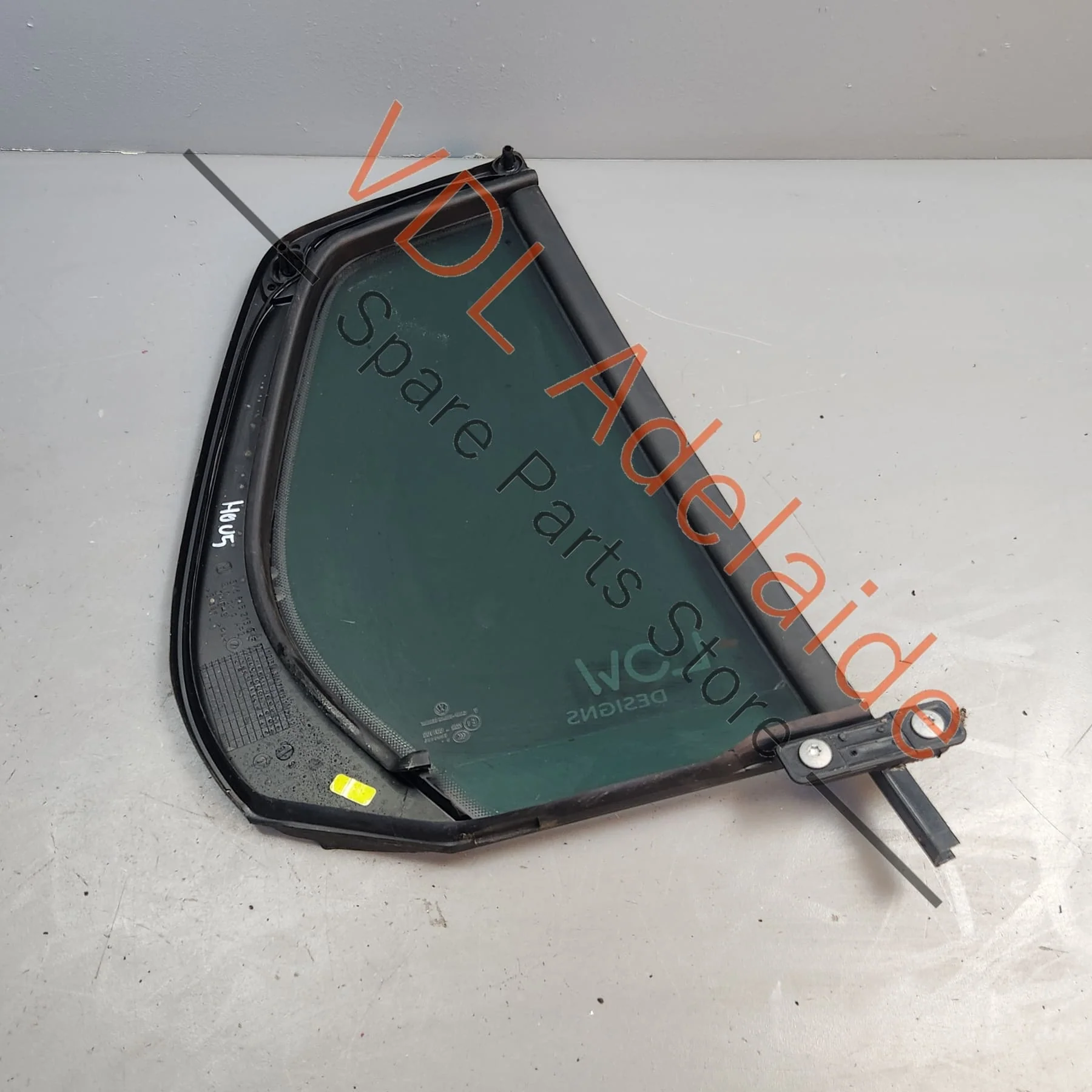 VW Golf MK6 Rear Left Door Quarter Window 5K6845213F - Image 3