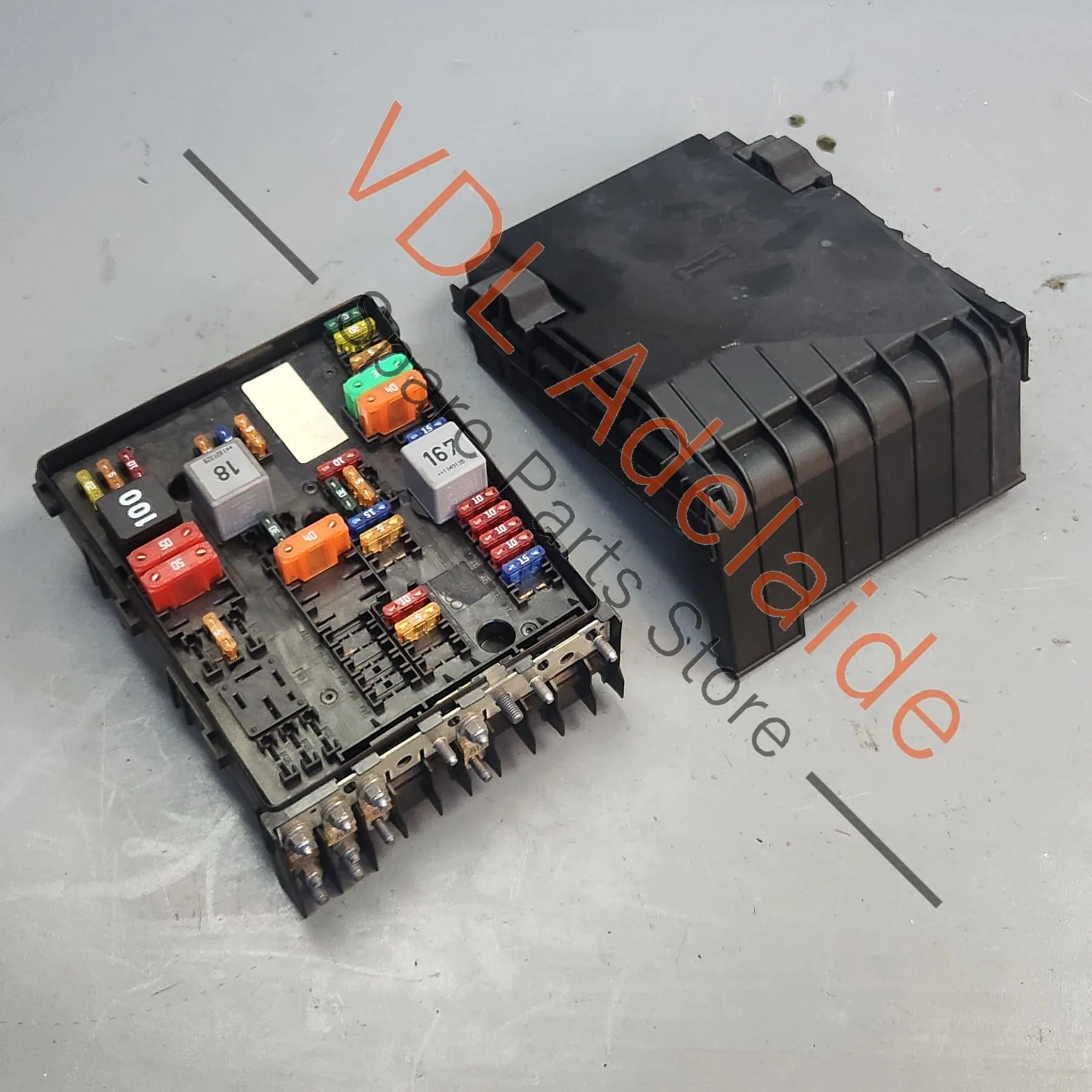 VW Golf R MK6 Front Engine Compartment Fuse & Relay Panel Box 1K0937124K