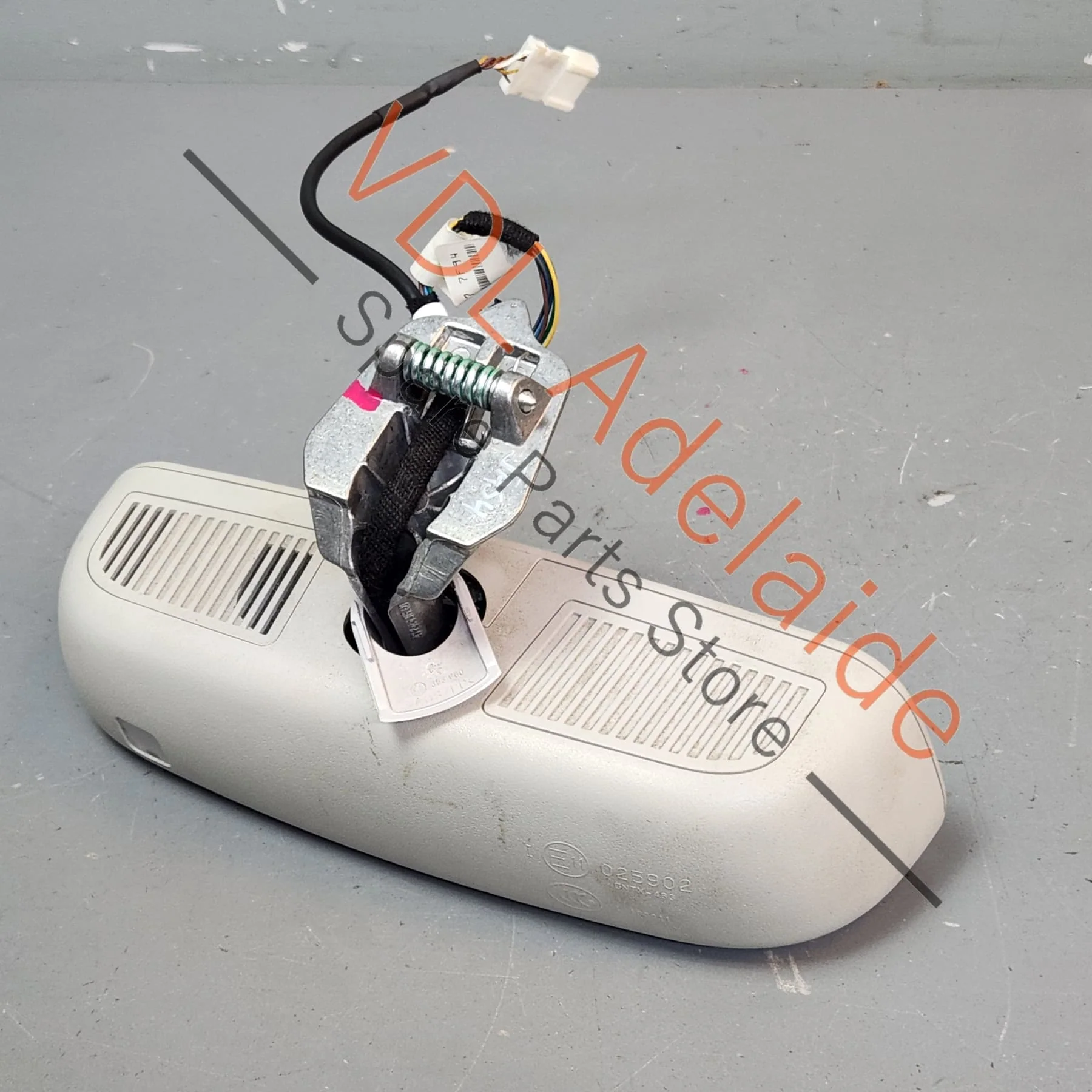 Mercedes W211 E Class Interior Rear View Mirror A2118104217 - Image 6