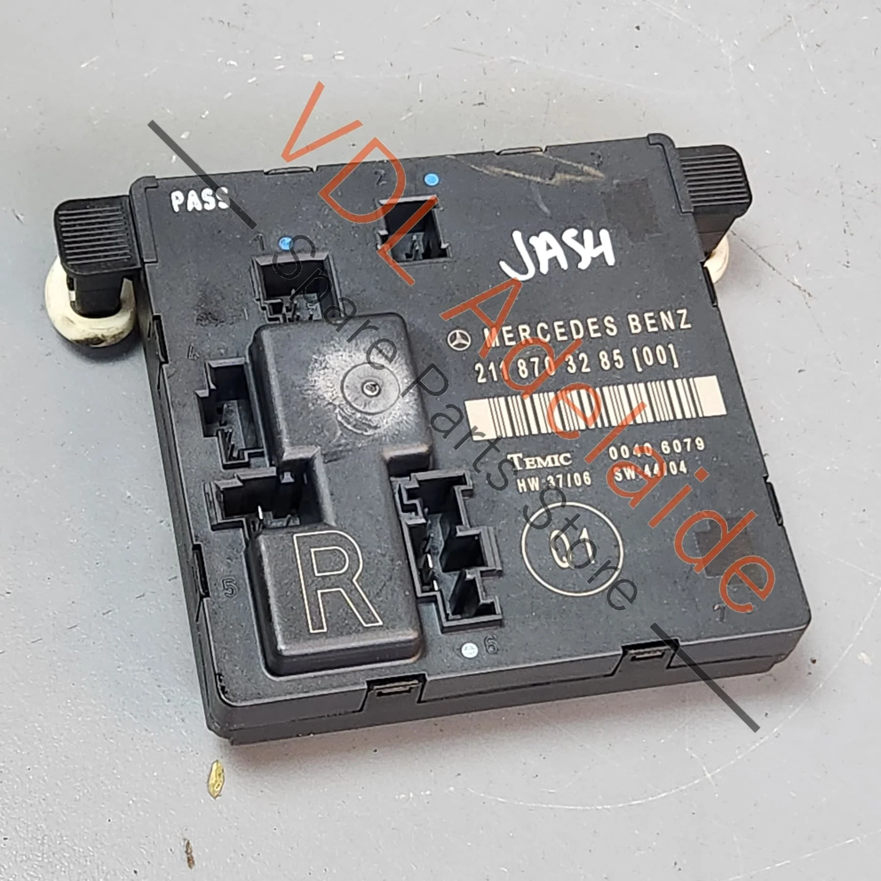 Mercedes W211 E Class Rear Right Passenger Door Control Unit Module A2118703285