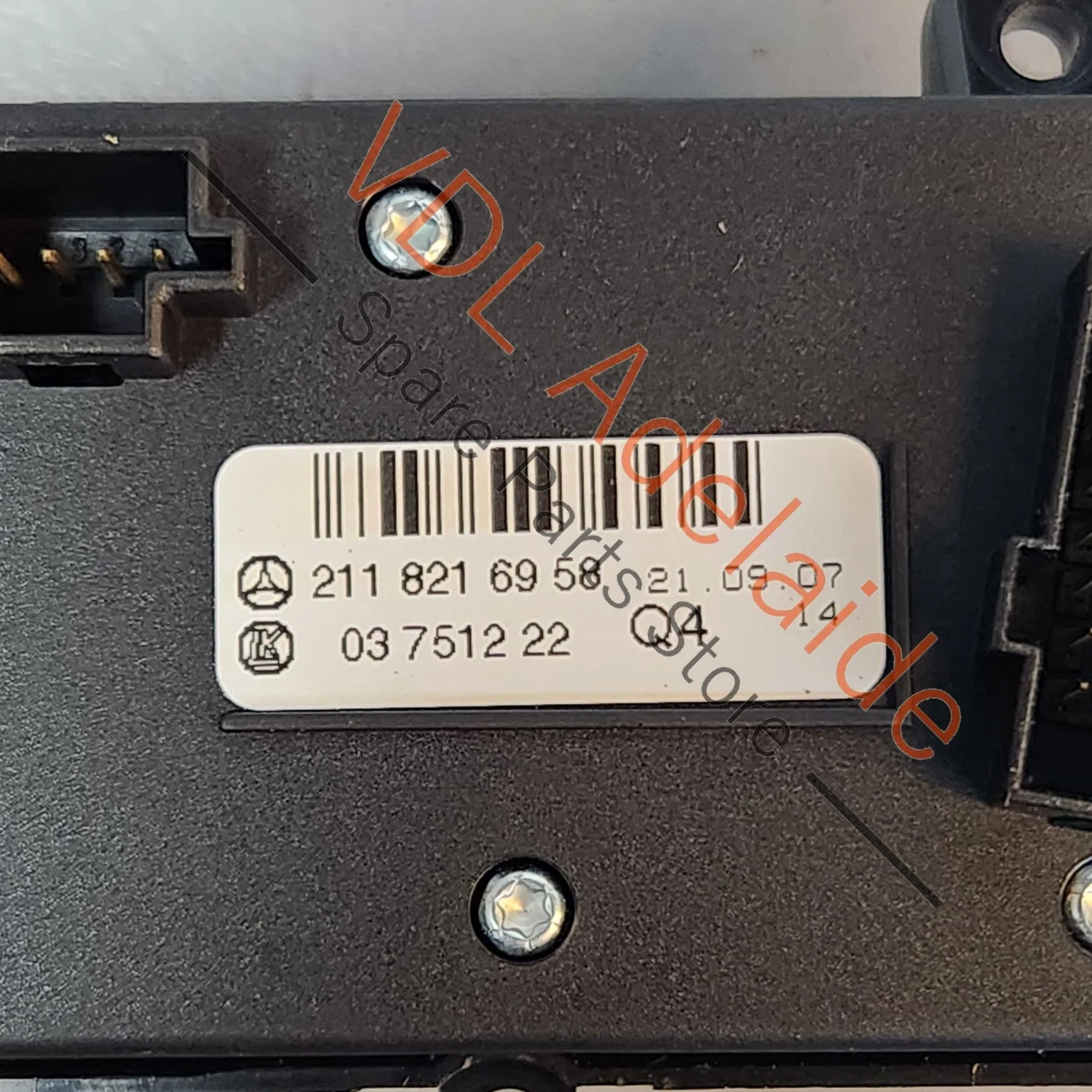 Mercedes W211 E Class Centre Console Switch for Parking On Off A2118216958 - Image 9