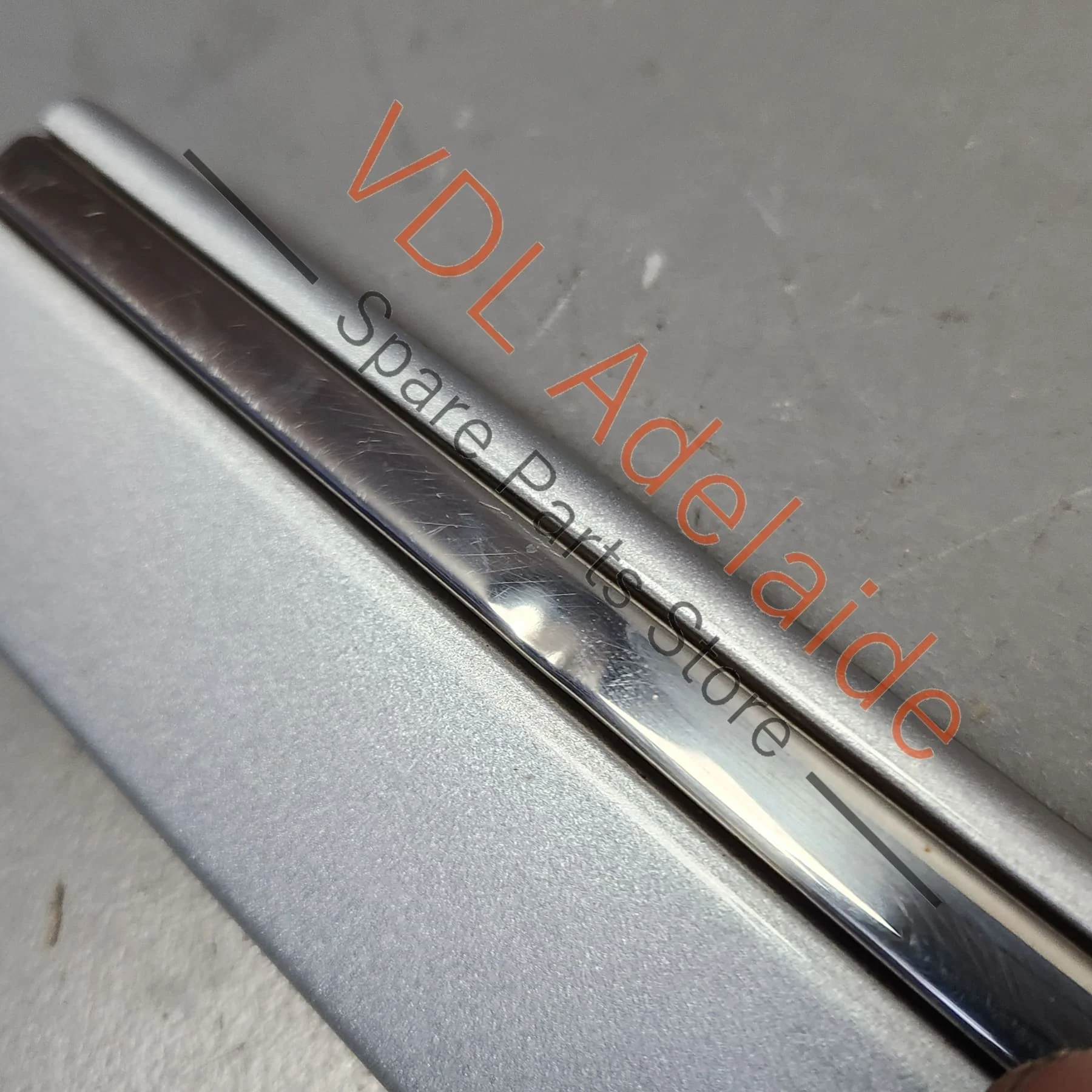 Mercedes W211 Left Front Door Molding Exterior Strip Trim A2116901962 - Image 7