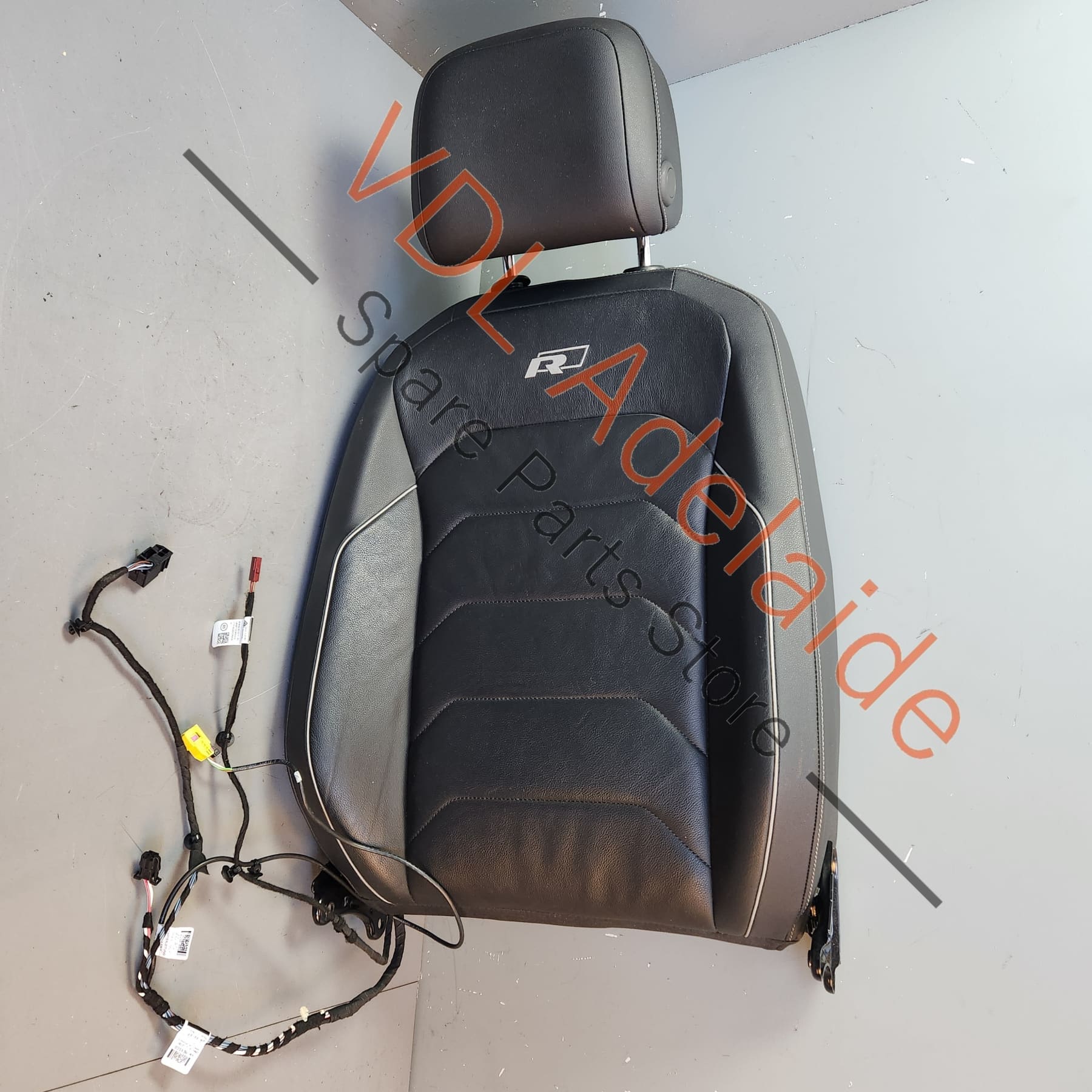 Volkswagen Tiguan 5NA R Line Front Right Seat Airbag Kit 5NN880242D