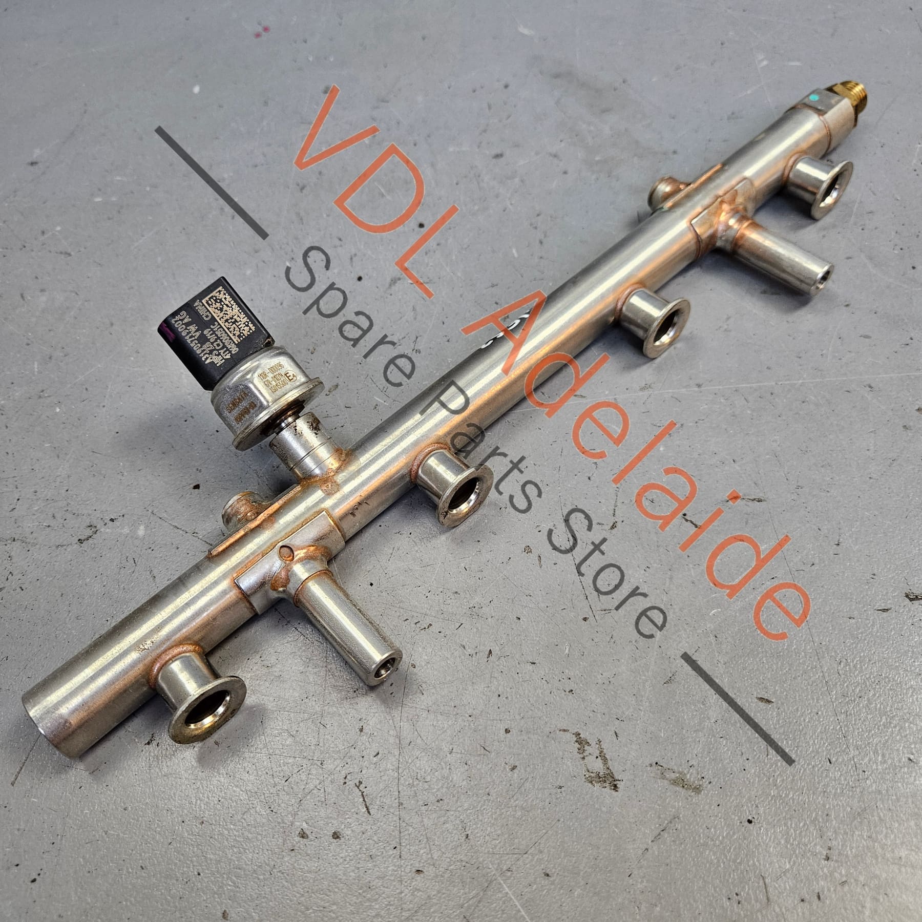 VW 2.0 Steel Fuel Rail and Pressure Sensor 06K133317AA 06K906051C