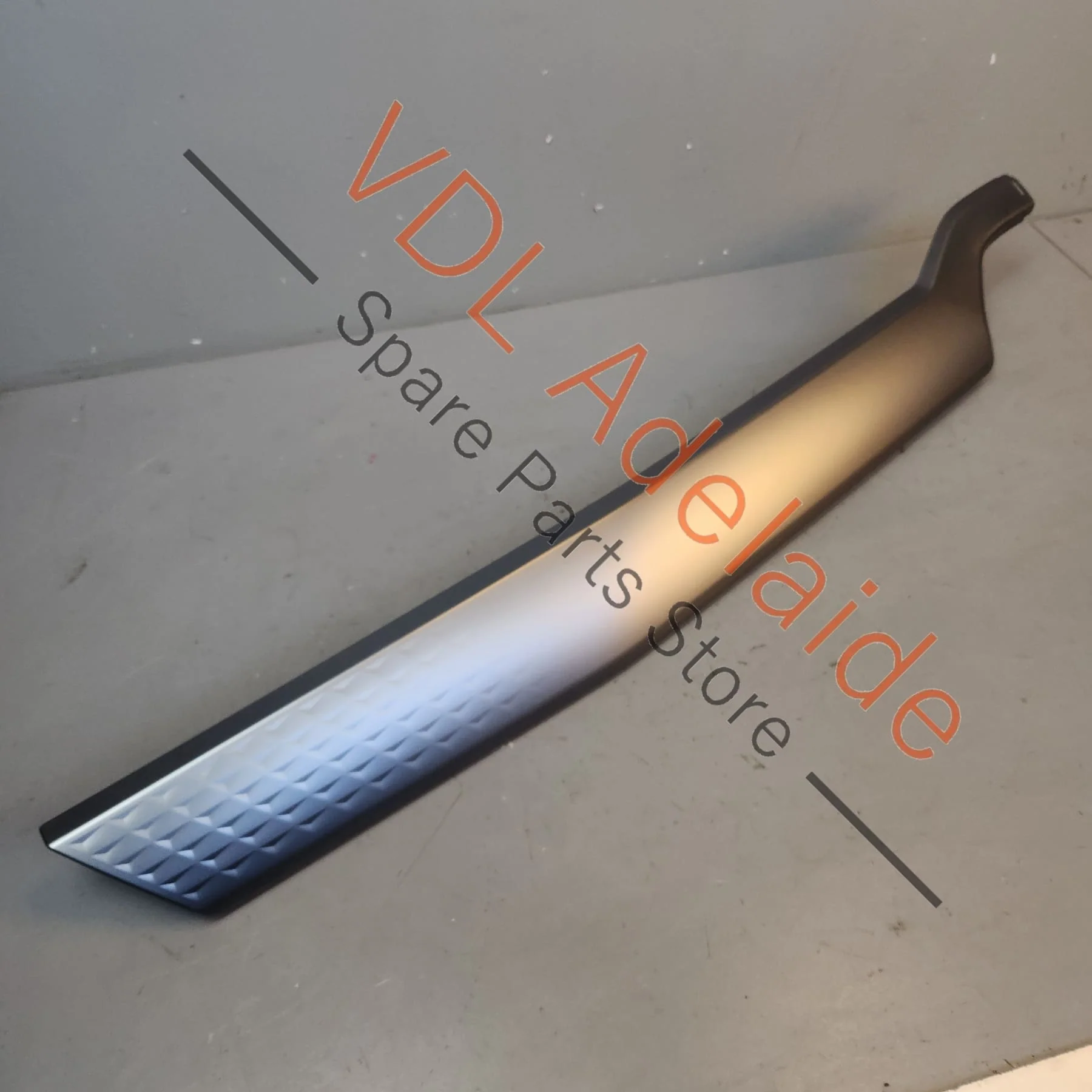 Cupra Born eBoost K11 Dashboard Trim Inlay Aluminium look 10H8543778CJ for RHD models
