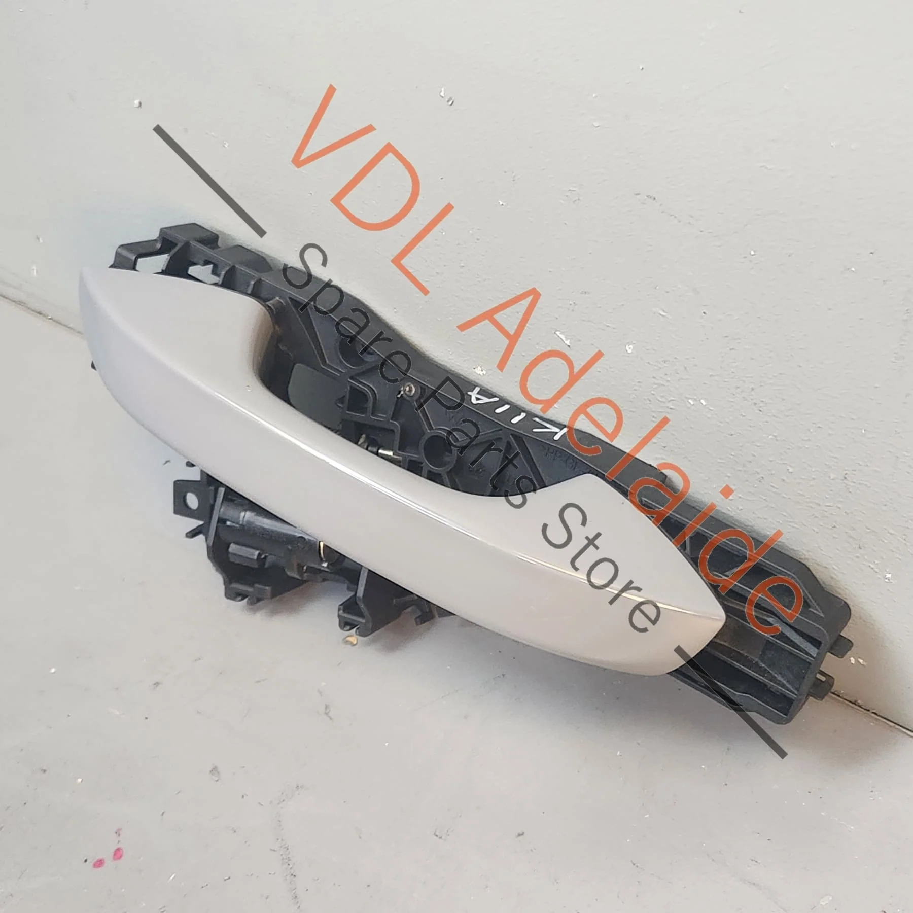 Golf MK8 Cupra Born K11 Exterior Door Handle RHS Right Vapor Grey 5H0837206 - Image 2