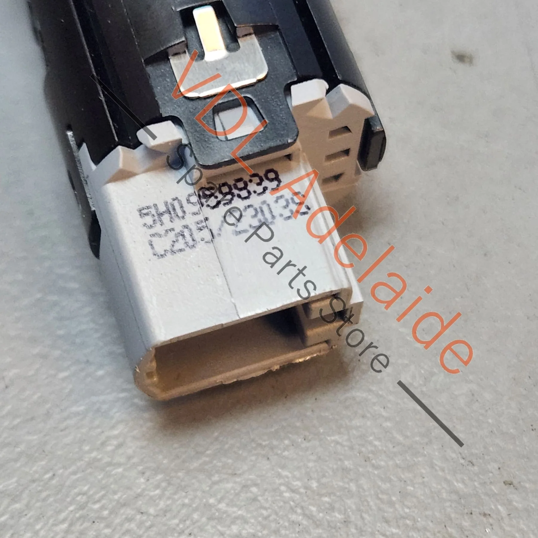 VW Golf MK8 Cupra Born Start Stop Button 5H0959839 UPA - Image 3