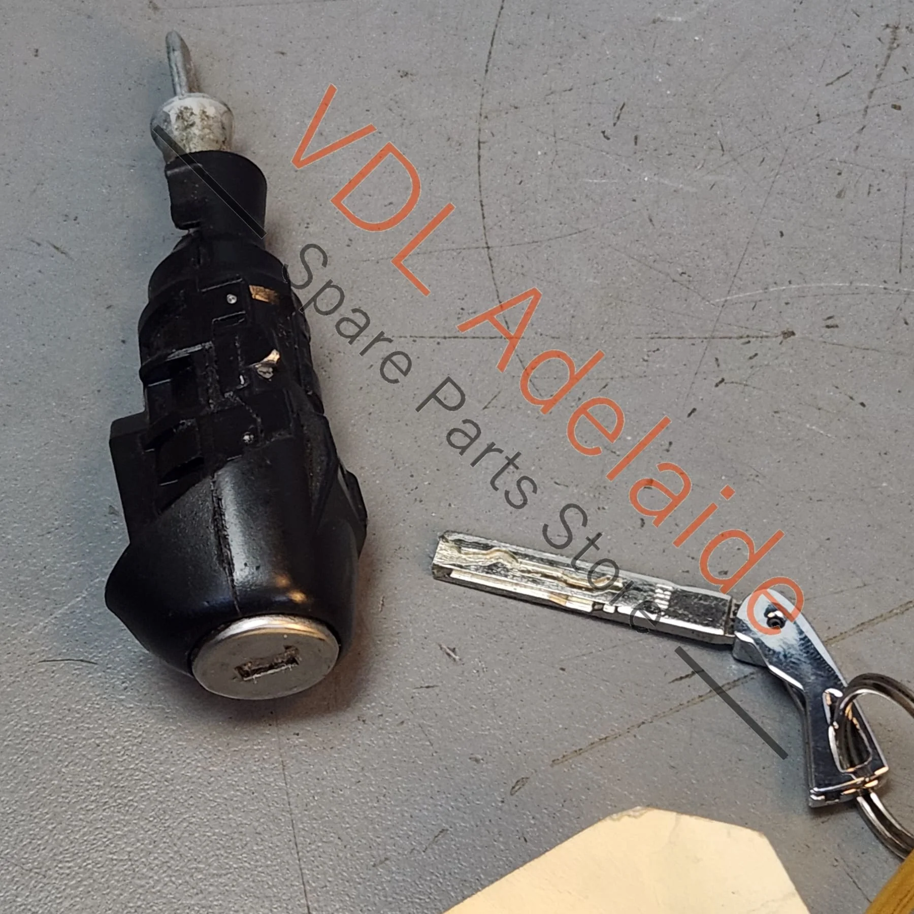 VW Golf MK8 Cupra Born Right Front Door Lock Cylinder Barrel with Key 107837168HF - Image 3