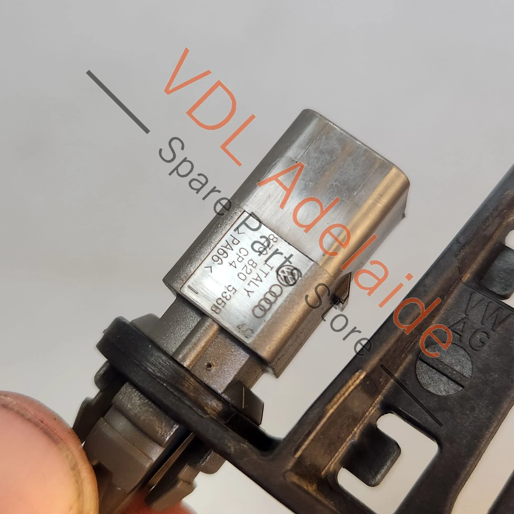 VW Audi Cupra External Ambient Temperature Sensor 8Z0820535B - Image 4
