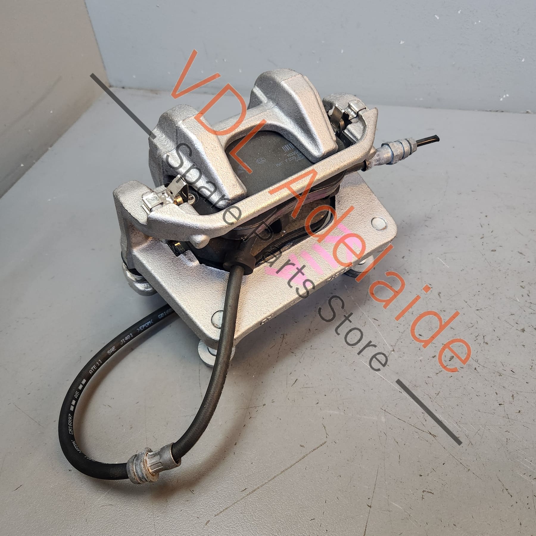 Cupra Born K11 Front Brake Caliper with Carrier Left 1EA615123A 1EA615125A 1EA615105K
