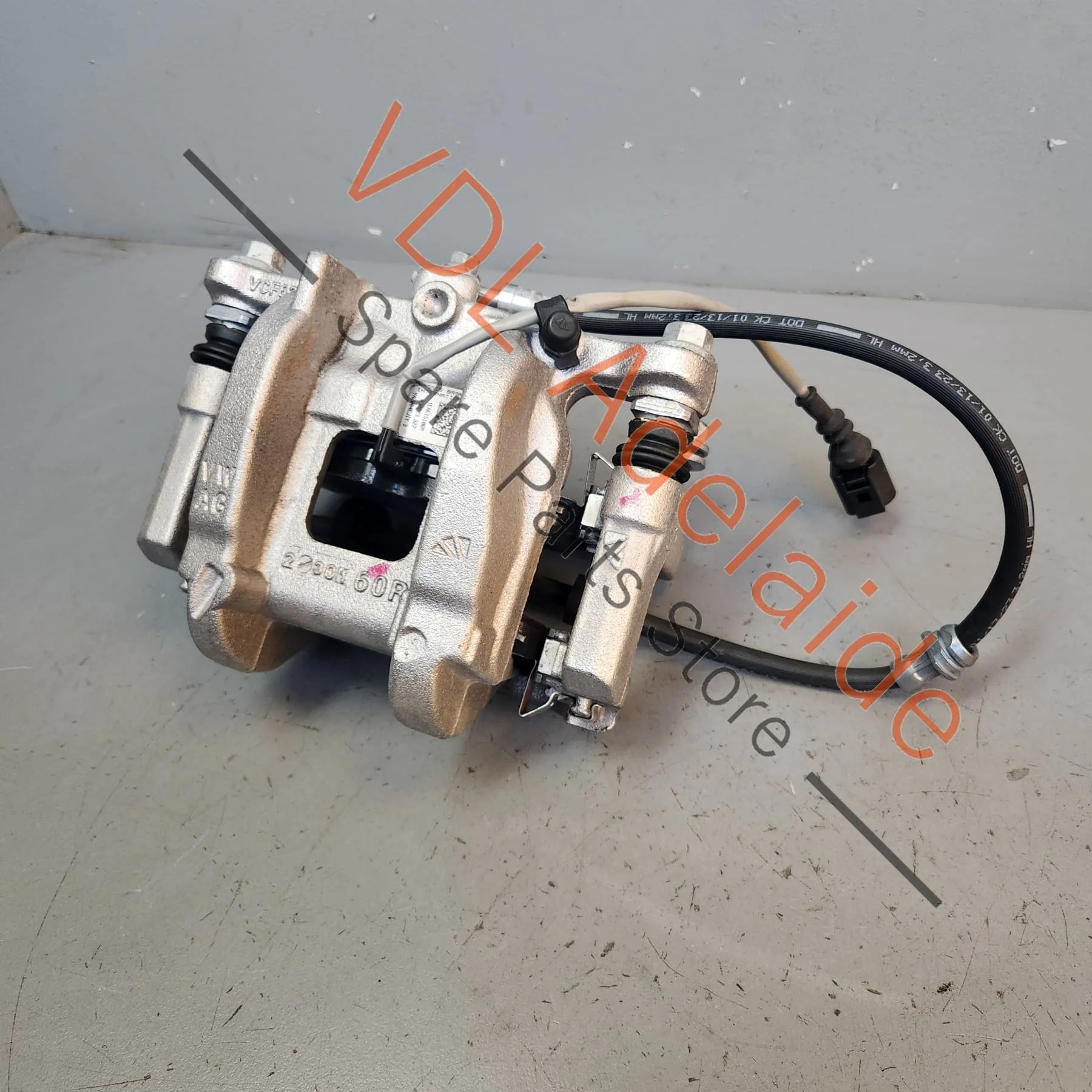 Cupra Born K11 Front Brake Caliper with Carrier Right 1EA615124A 1EA615125A 1EA615106M - Image 6