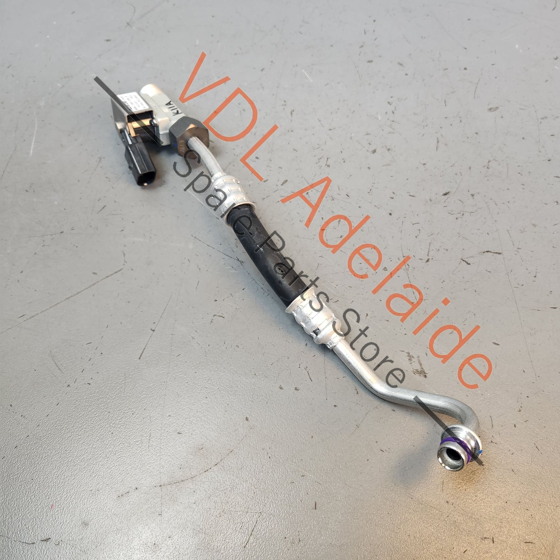 Audi VW Cupra AC Air Conditioning Refrigerant Shut Off Valve 8R0260696B