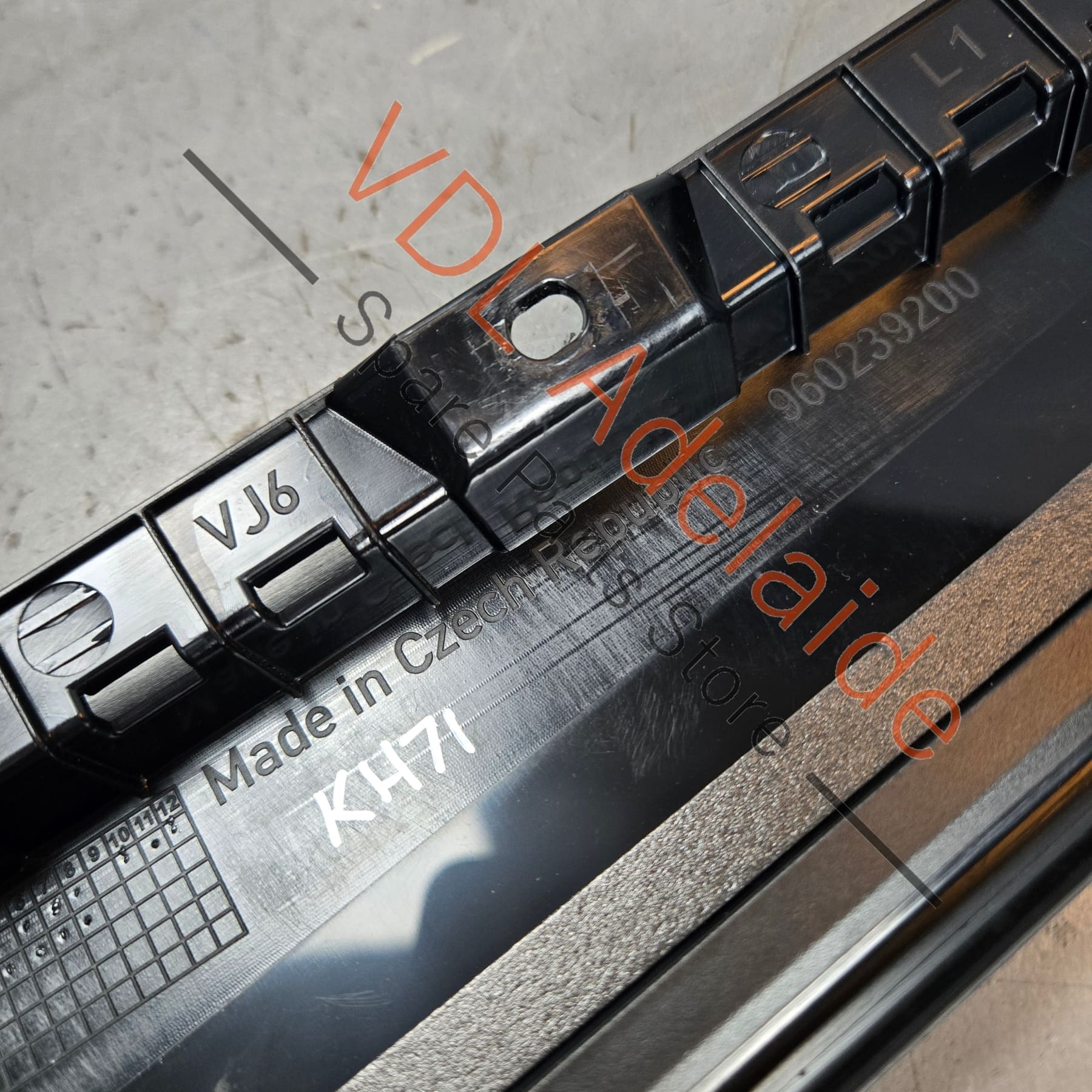 Cupra Ateca Rear Left Door Exterior B Pillar Trim Gloss Black 575839901B 041 - Image 7