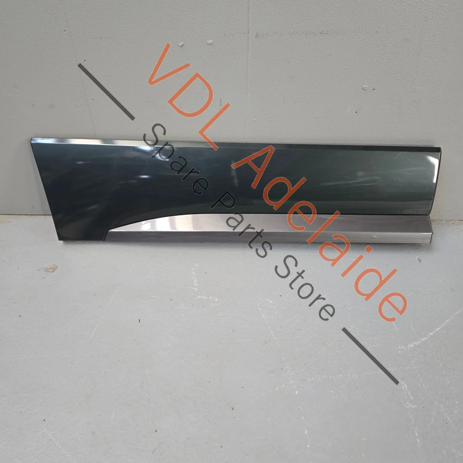 Cupra Ateca Rear Right Door Exterior Lower Bump Strip Moulding 575853970G 575854950 9S / X6T Camouflage Green Metallic