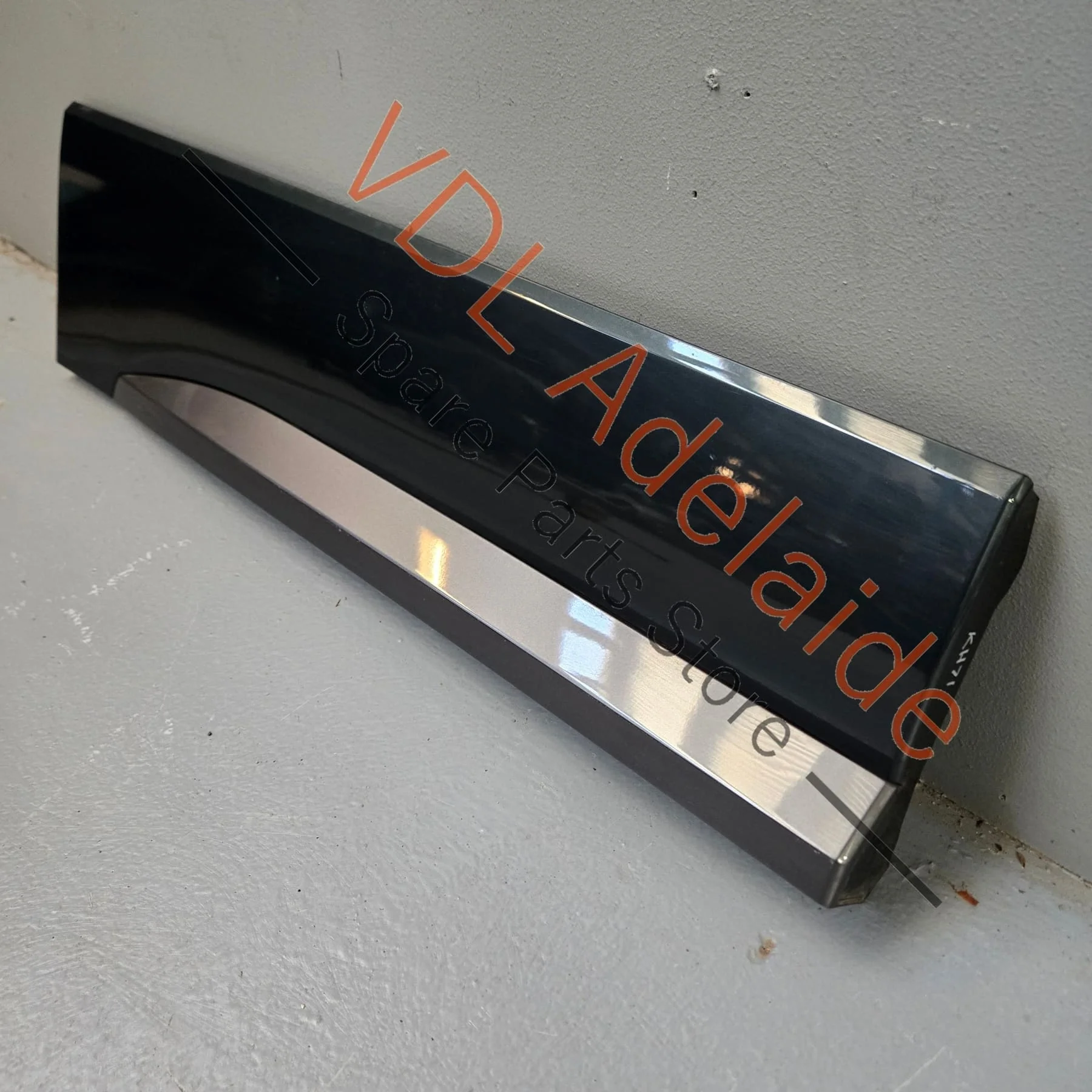 Cupra Ateca Rear Right Door Exterior Lower Bump Strip Moulding 575853970G 575854950 9S / X6T Camouflage Green Metallic - Image 4