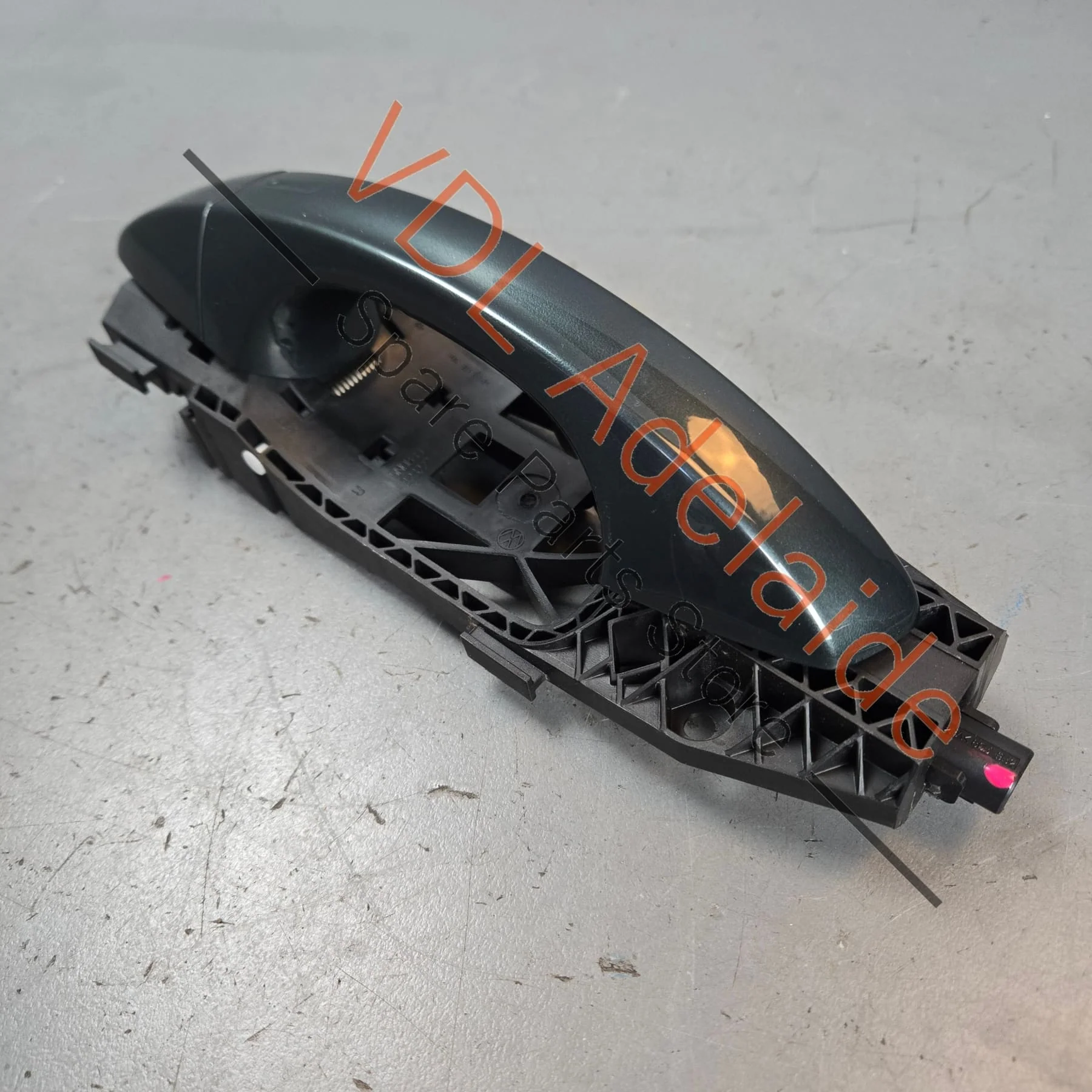 Cupra Ateca Left Front Exterior Door Handle for keyless entry 5G0837205R GRU 5N0839885H - Image 3
