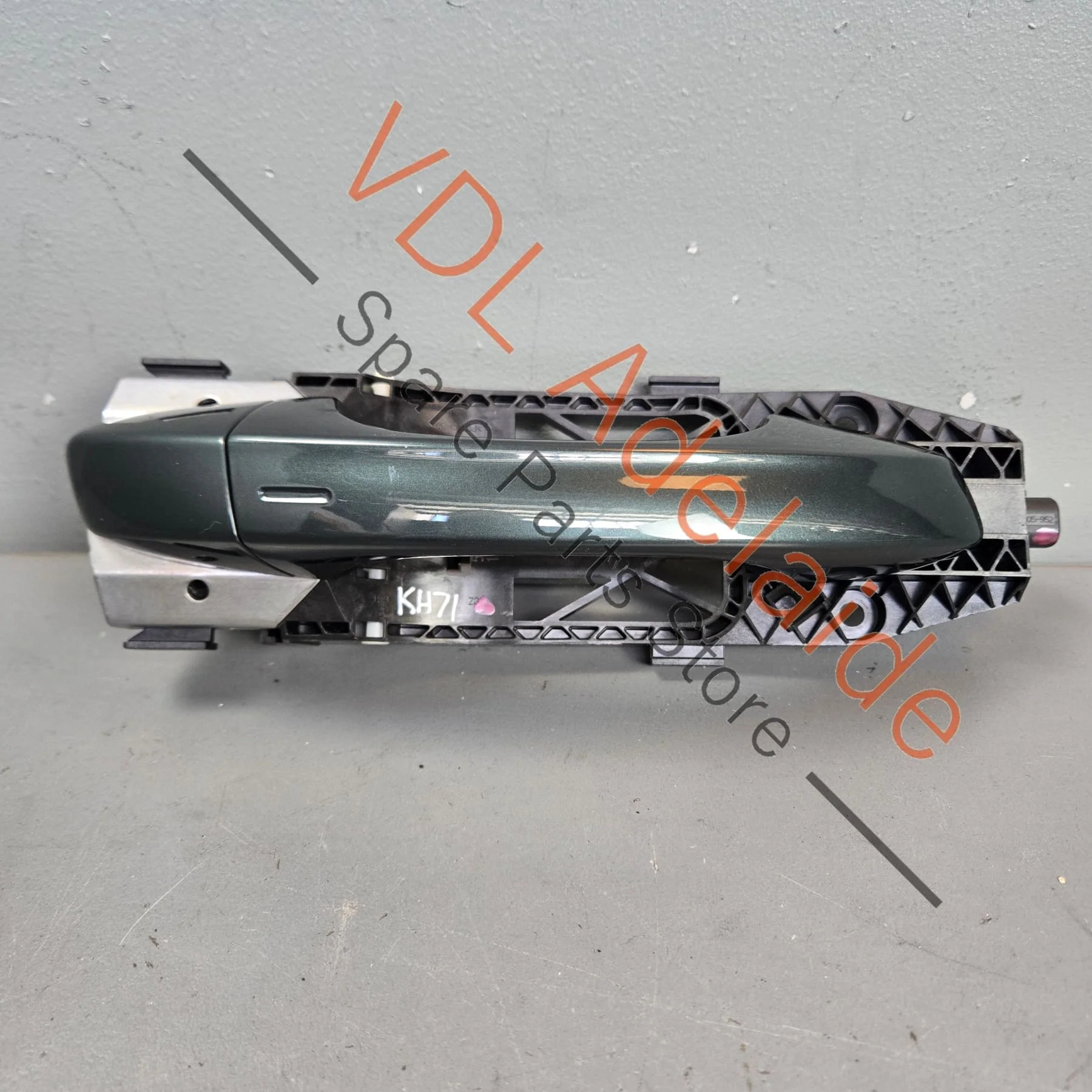 Cupra Ateca Right Front Exterior Door Handle for keyless entry 5G0837206R GRU 5N0837885H
