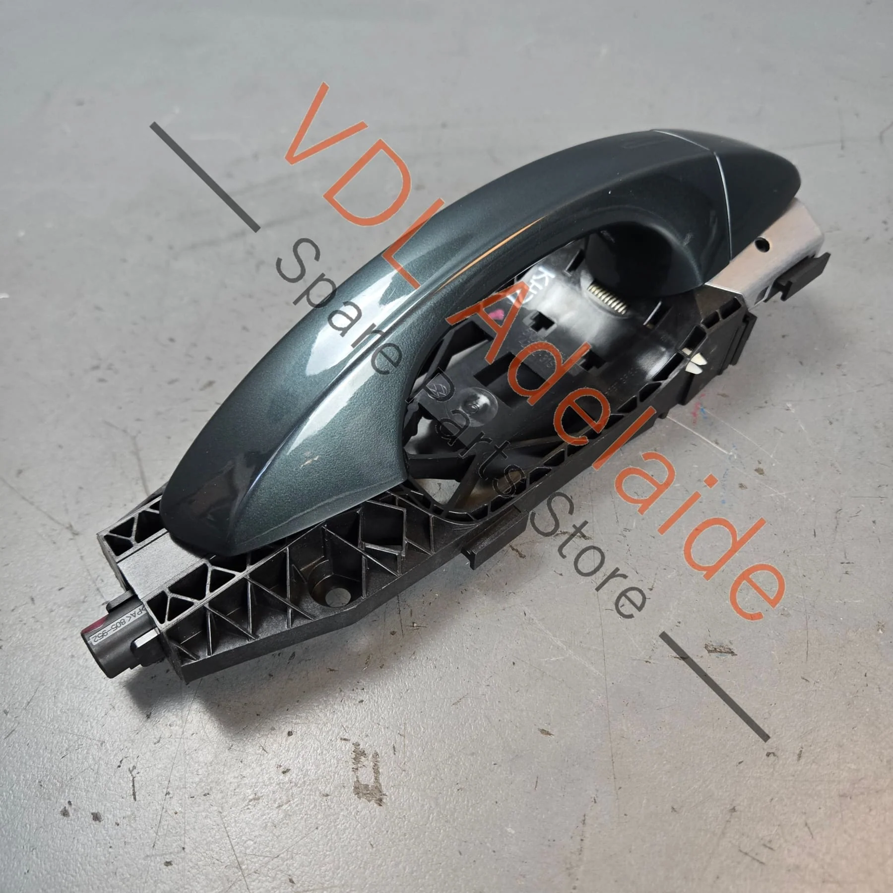 Cupra Ateca Right Front Exterior Door Handle for keyless entry 5G0837206R GRU 5N0837885H - Image 3
