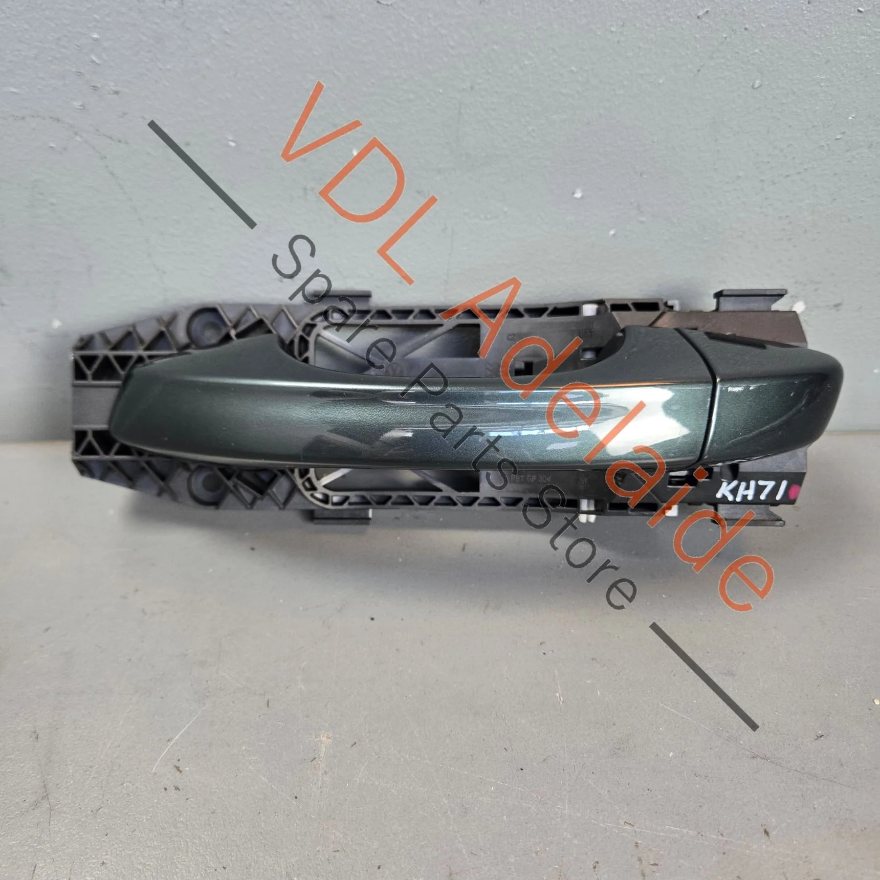 Cupra Ateca Left Exterior Door Handle without keyless entry 5G0837205N GRU 5N0839885H