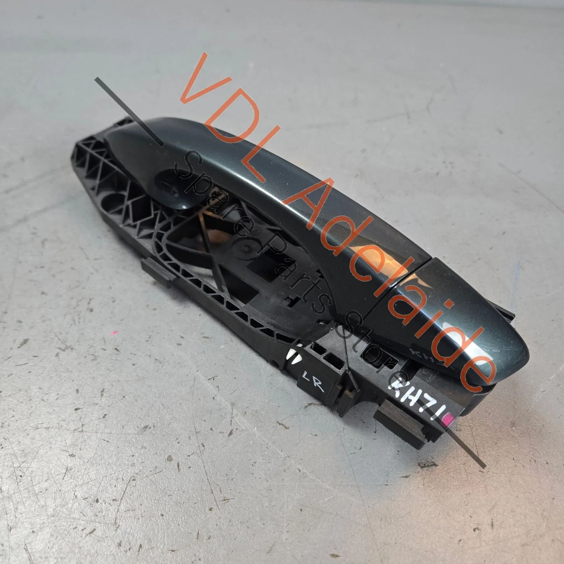 Cupra Ateca Left Exterior Door Handle without keyless entry 5G0837205N GRU 5N0839885H - Image 2
