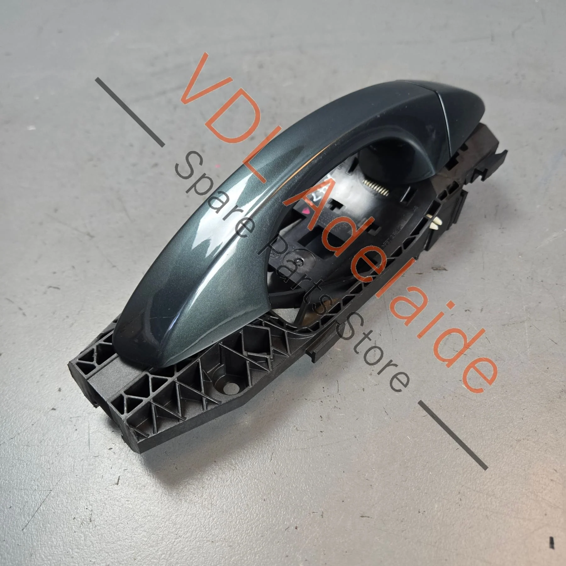 Cupra Ateca Right Exterior Door Handle without keyless entry 5G0837206N GRU 5N0839885H - Image 3
