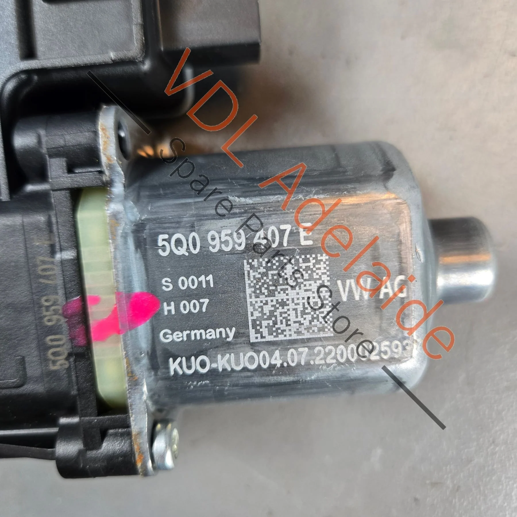 Cupra Ateca Rear Left Window Motor 5Q0959407E - Image 2