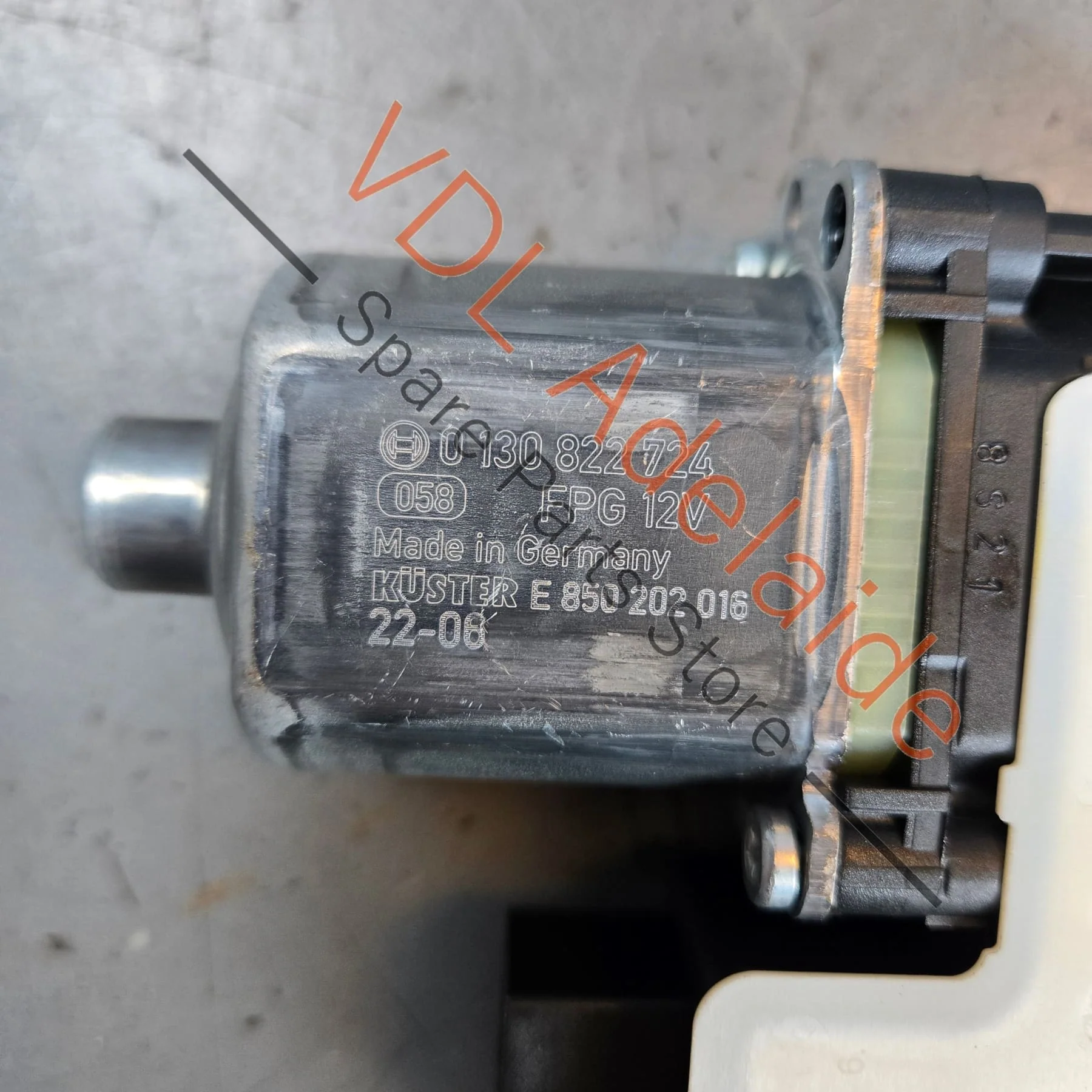 Cupra Ateca Rear Right Window Motor 5Q0959408E - Image 4