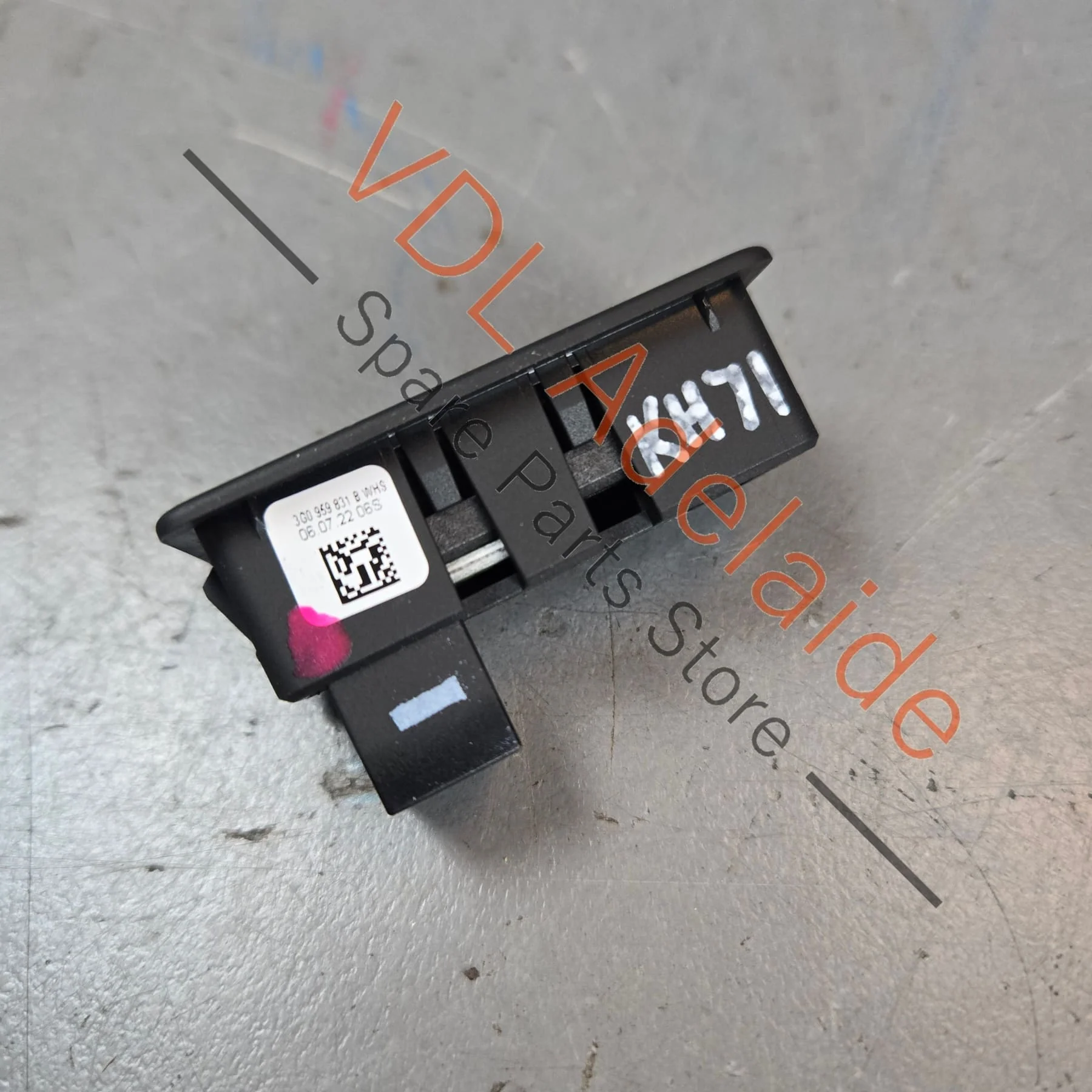 Cupra Ateca Tiguan Passat Electric Tailgate Boot Close Closing Button Switch 3G0959831B - Image 2