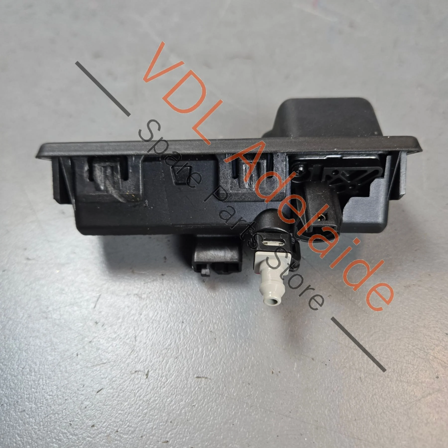 Genuine Audi Q5 Cupra Ateca Rear View Camera & Trunk Boot Release Button 8W8827566C - Image 3