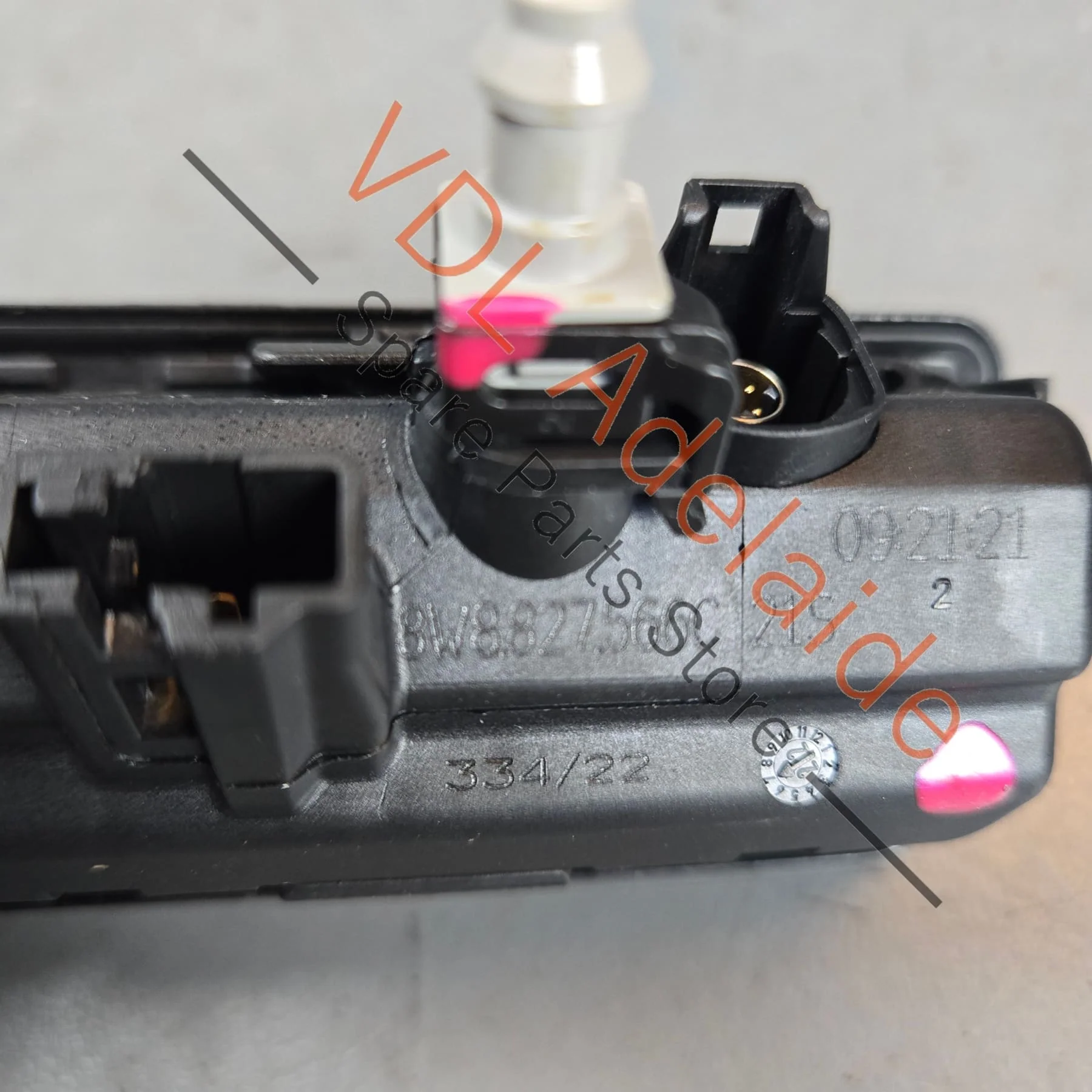 Genuine Audi Q5 Cupra Ateca Rear View Camera & Trunk Boot Release Button 8W8827566C - Image 5